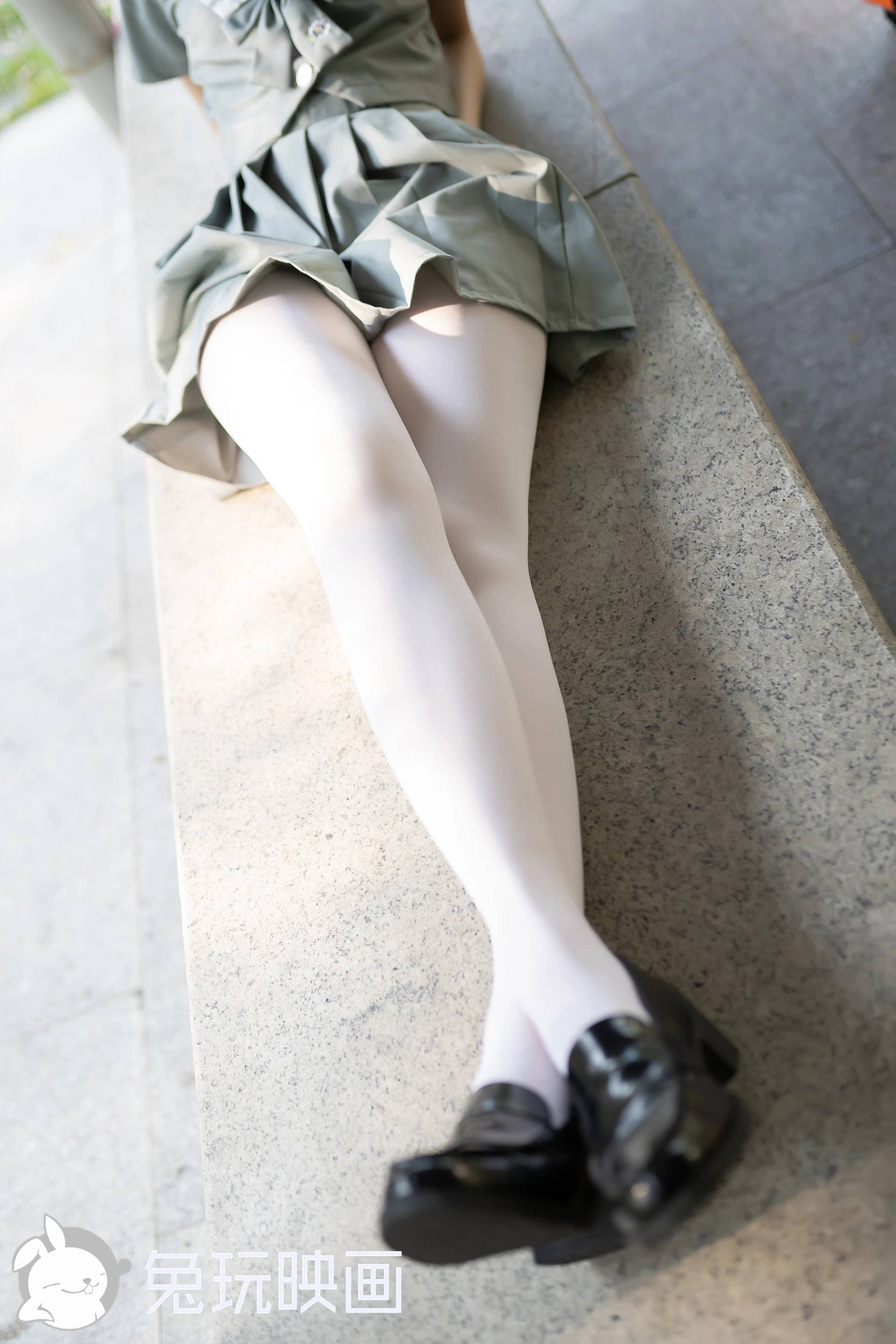 D54.004 发光的白丝 [40P-85MB]