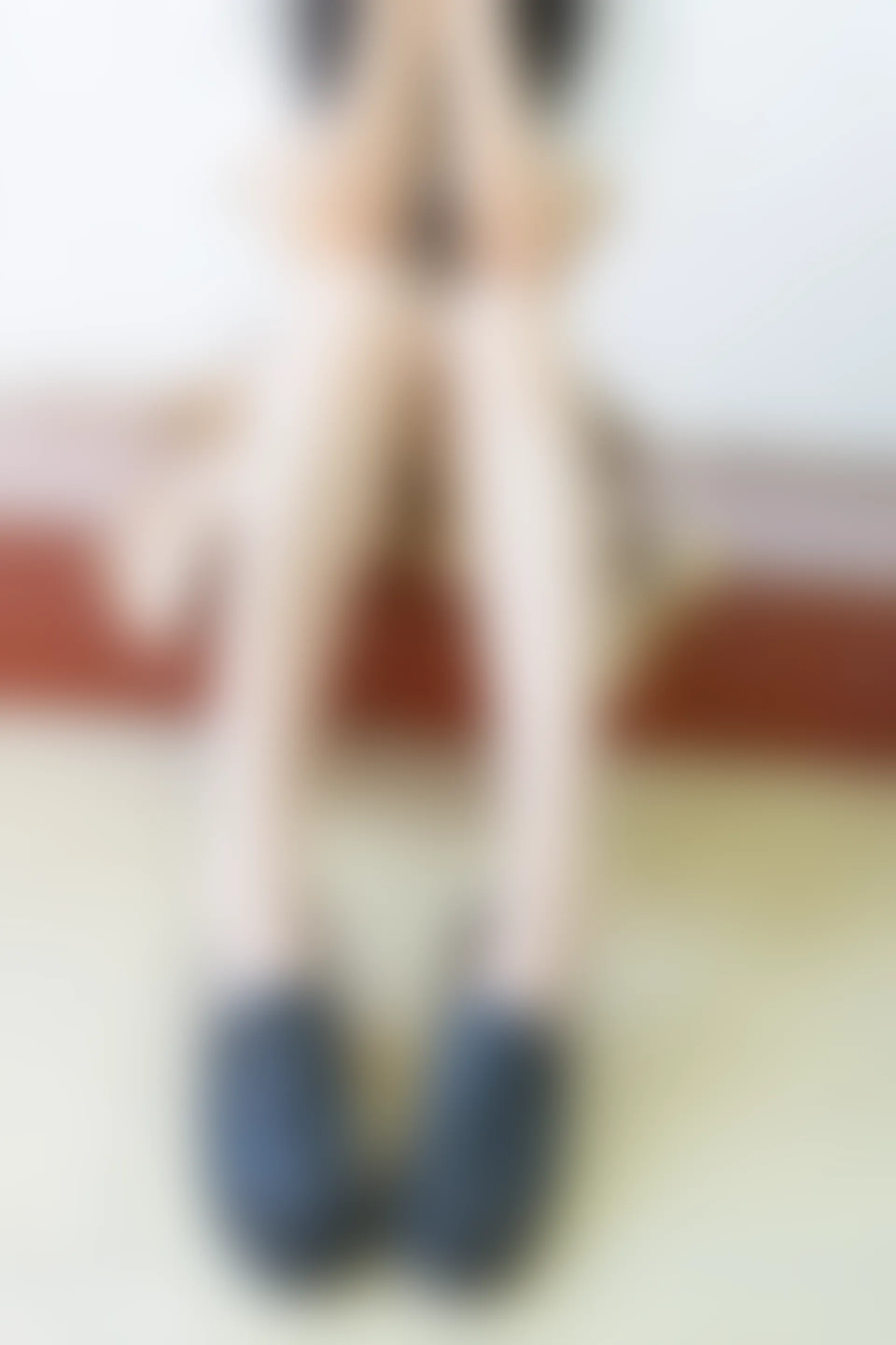 C25.008 制服果腿女孩 [40P-344MB]
