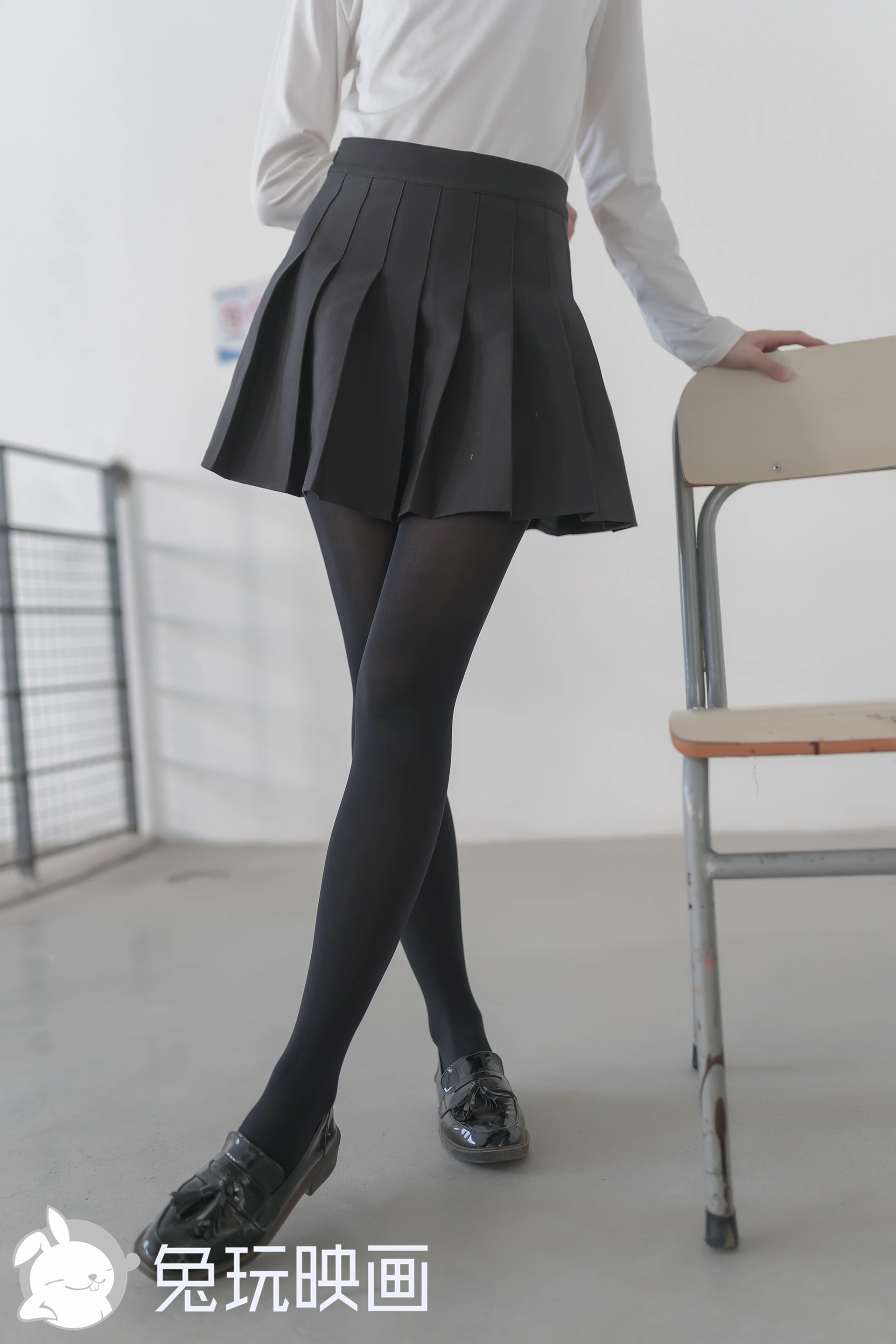 C34.004 冬天里的黑袜 [40P-57MB]