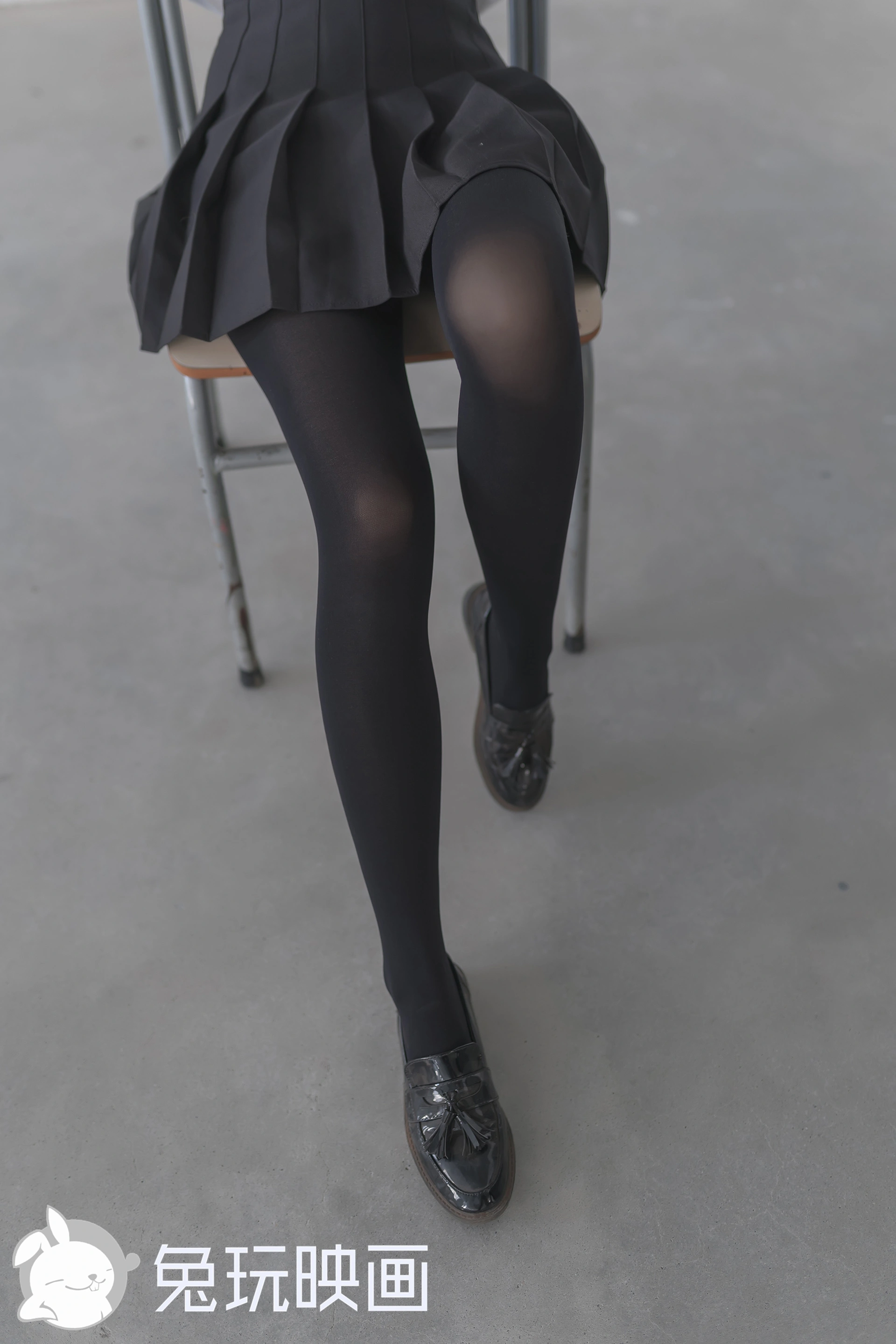 C34.004 冬天里的黑袜 [40P-57MB]