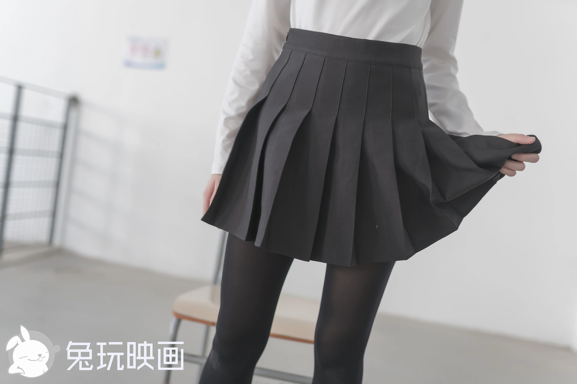 C34.004 冬天里的黑袜 [40P-57MB]