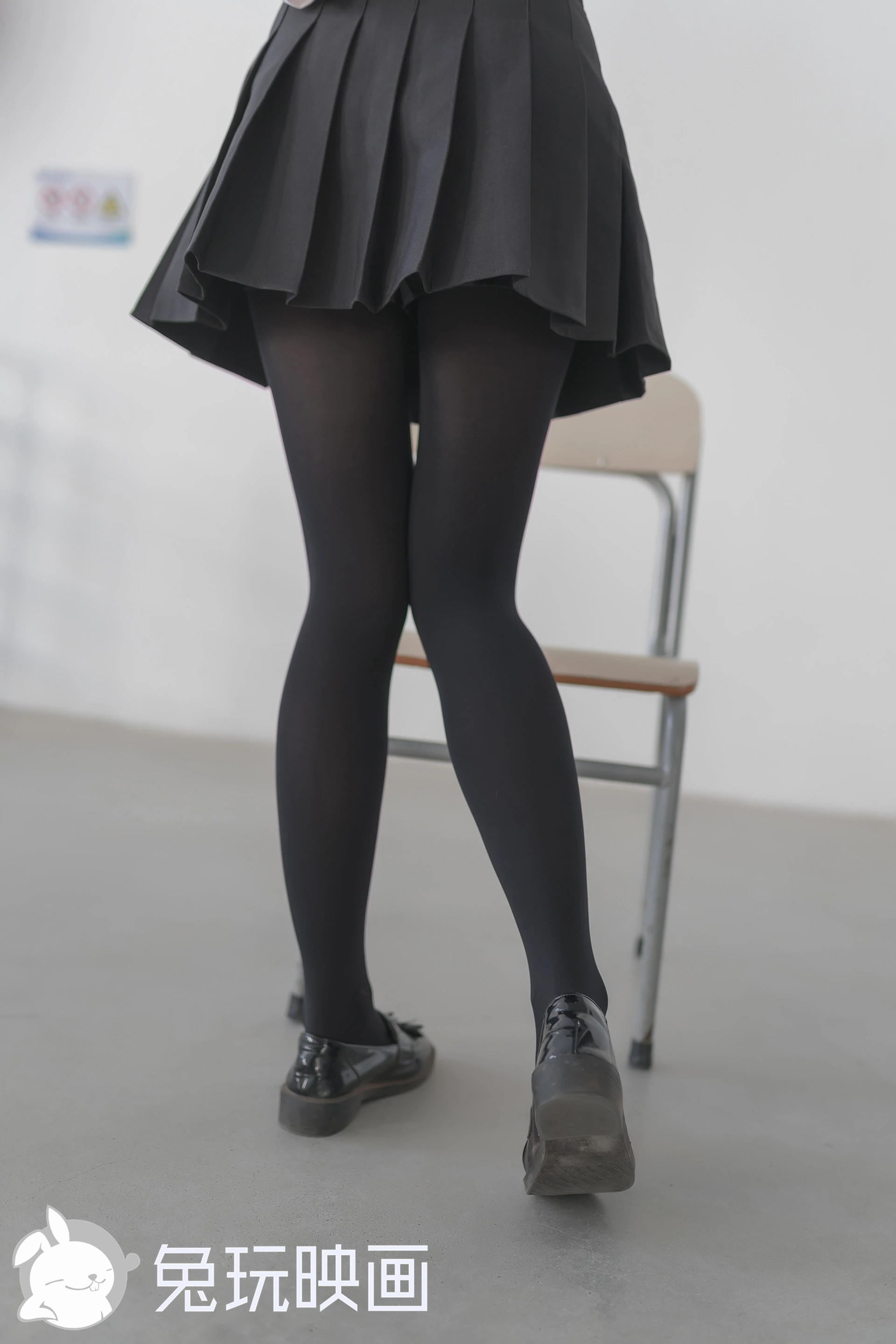 C34.004 冬天里的黑袜 [40P-57MB]