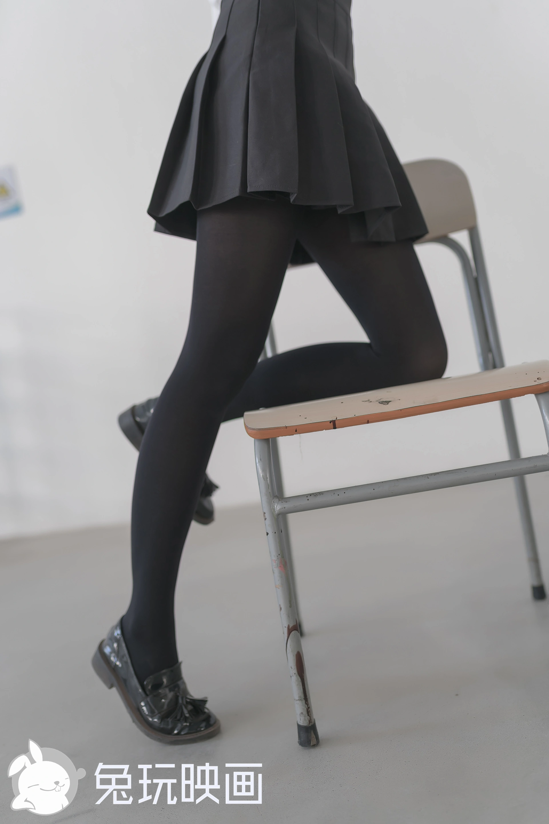 C34.004 冬天里的黑袜 [40P-57MB]