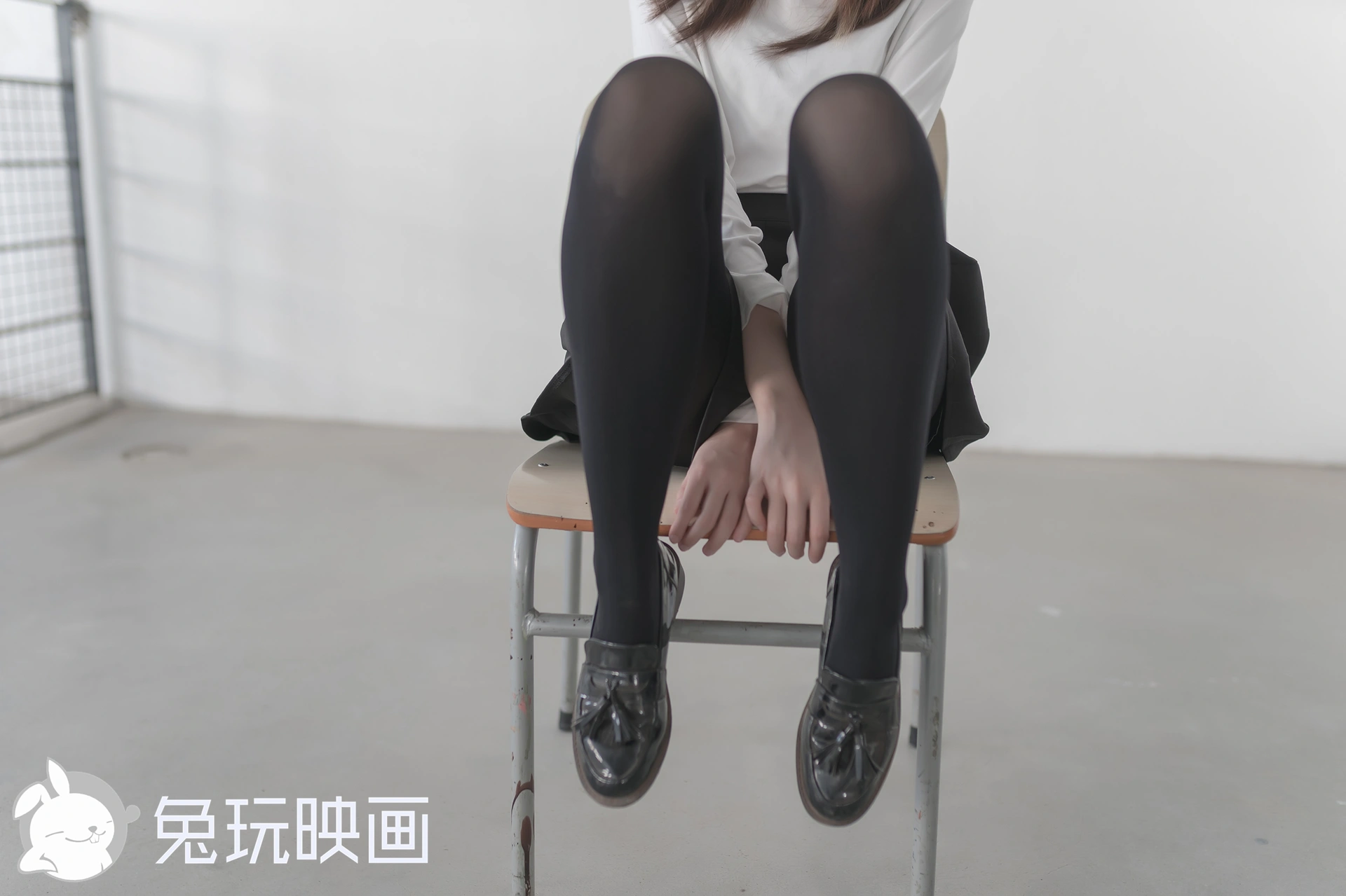 C34.004 冬天里的黑袜 [40P-57MB]