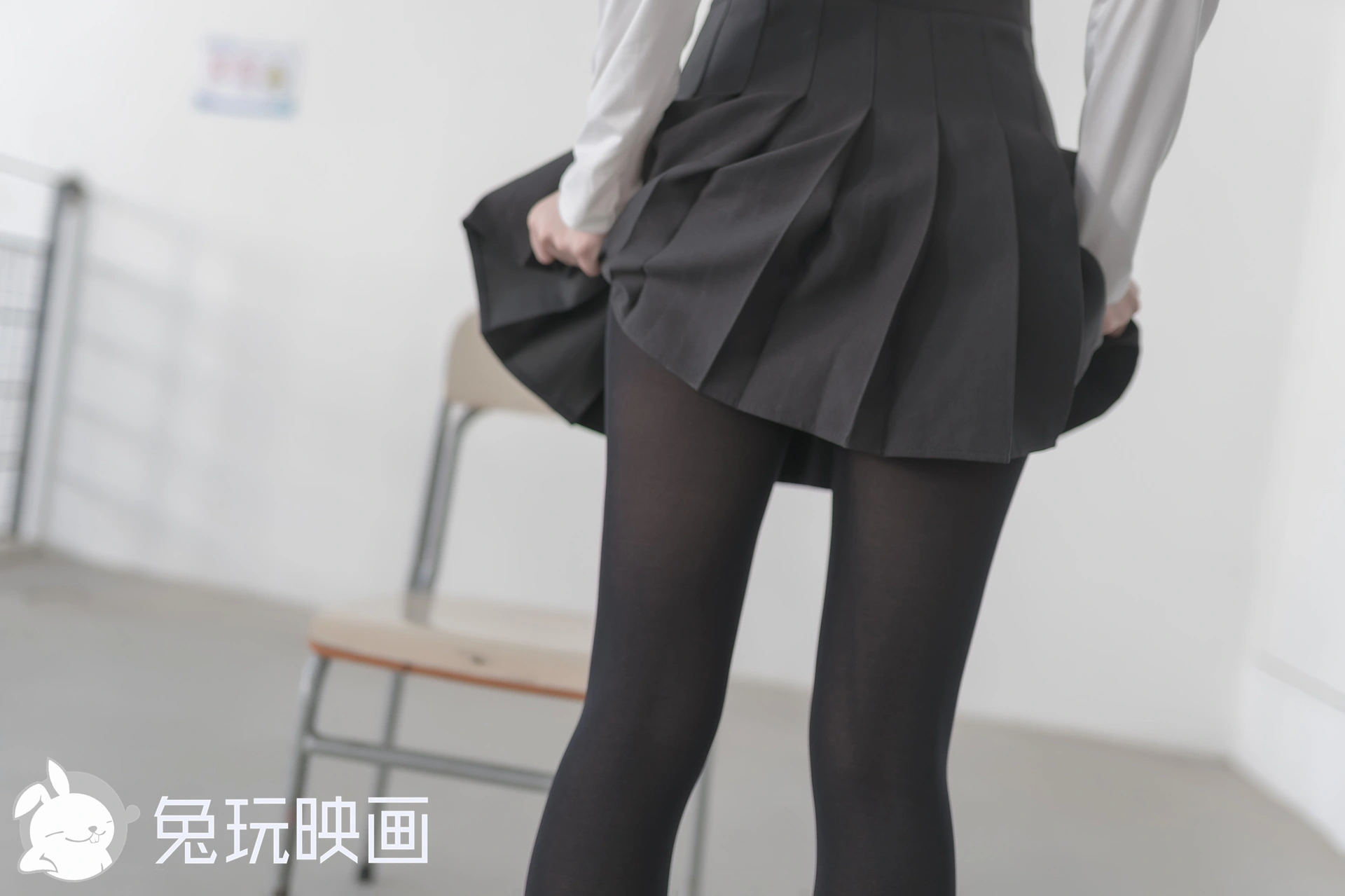 C34.004 冬天里的黑袜 [40P-57MB]