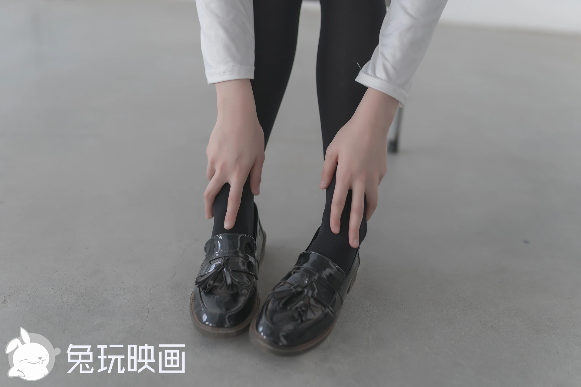 C34.004 冬天里的黑袜 [40P-57MB]