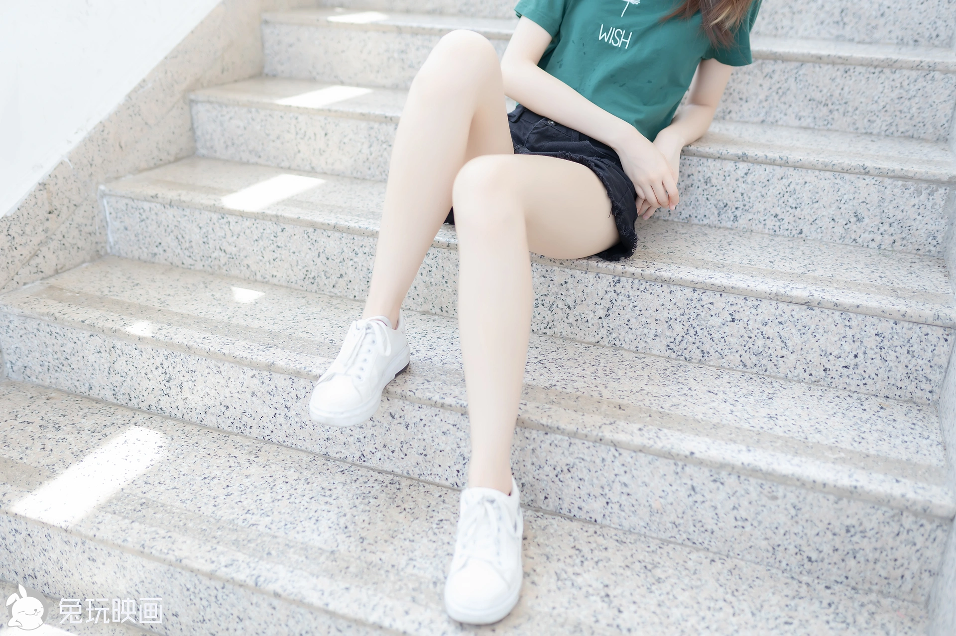 C47.005 绿T恤白鞋少女 [40P-83MB]