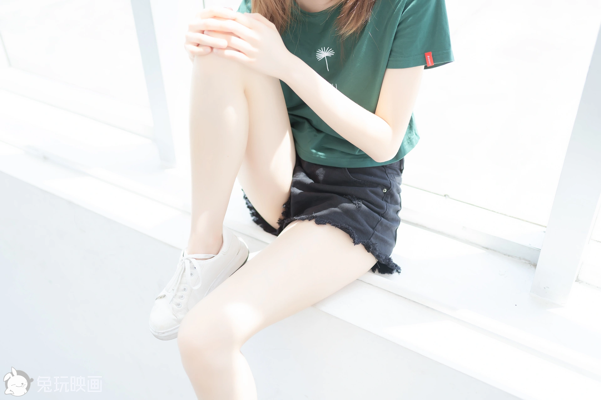 C47.005 绿T恤白鞋少女 [40P-83MB]