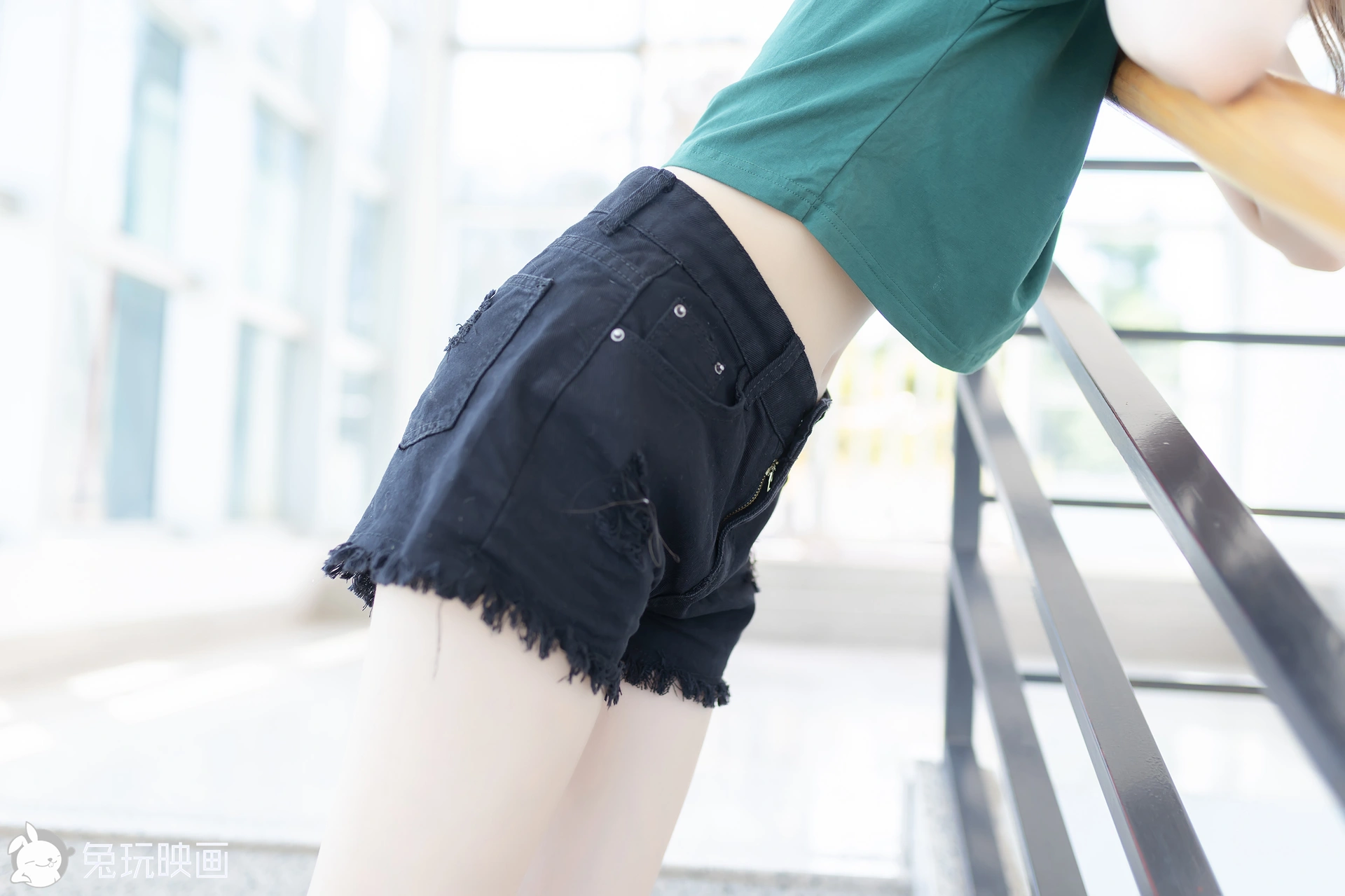 C47.005 绿T恤白鞋少女 [40P-83MB]