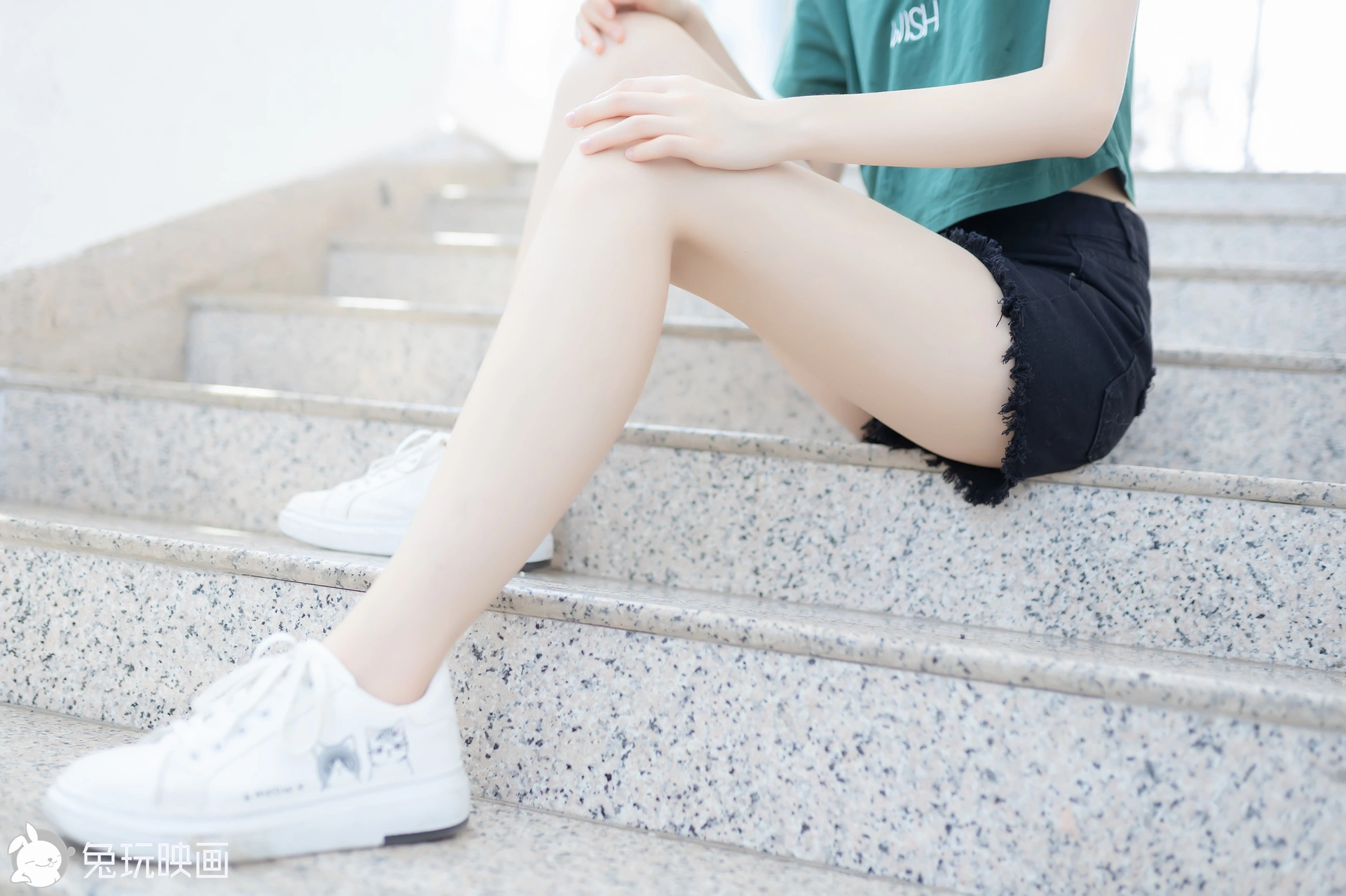 C47.005 绿T恤白鞋少女 [40P-83MB]