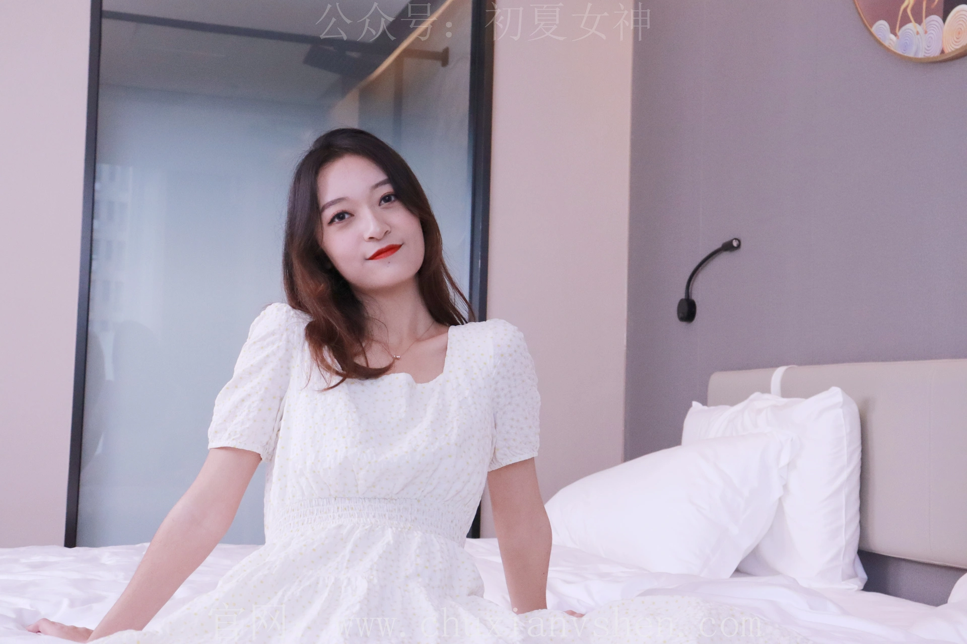 初夏女神 NO.015 依依~白色M码秋季连衣裙搭高跟鞋[137P-1V-4.17G]