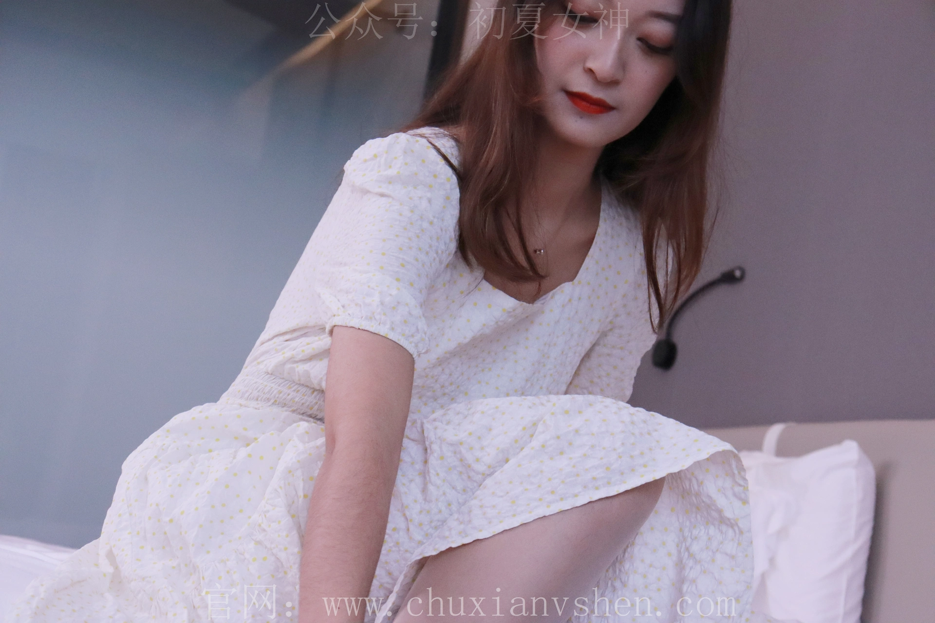 初夏女神 NO.015 依依~白色M码秋季连衣裙搭高跟鞋[137P-1V-4.17G]