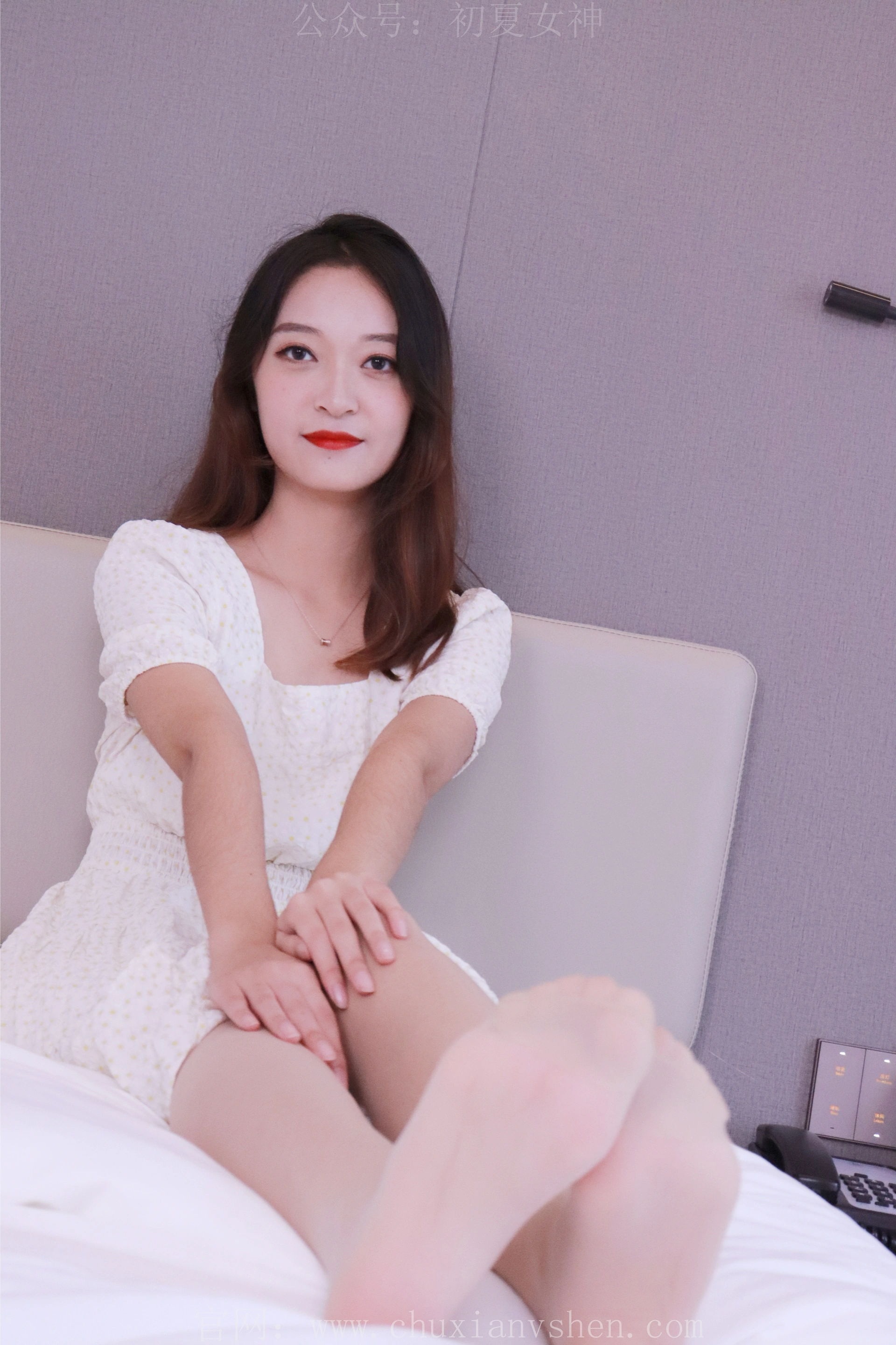初夏女神 NO.015 依依~白色M码秋季连衣裙搭高跟鞋[137P-1V-4.17G]