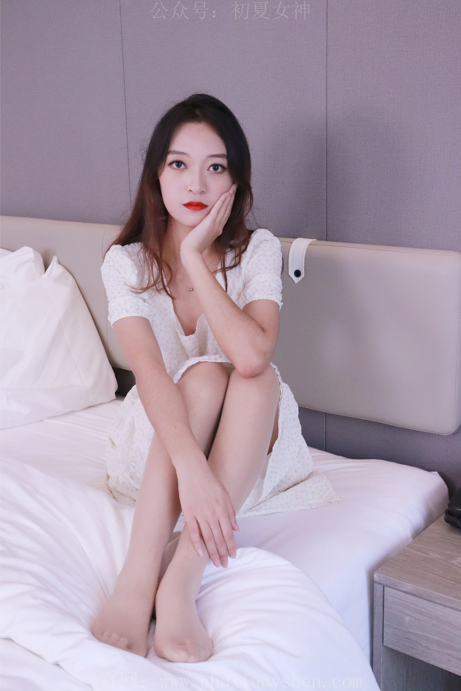 初夏女神 NO.015 依依~白色M码秋季连衣裙搭高跟鞋[137P-1V-4.17G]