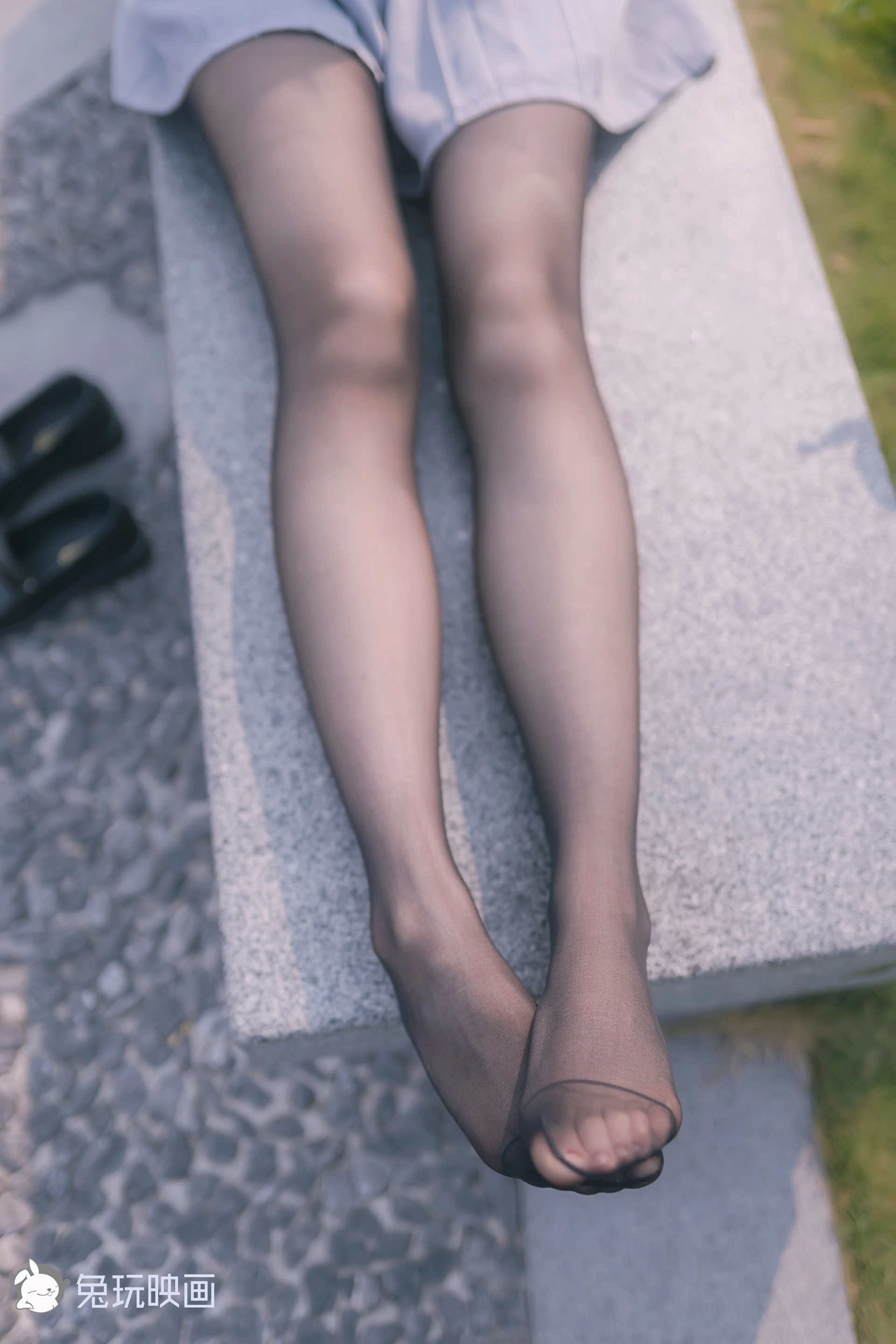 C00.003 河边的黑丝 [42P-89MB]