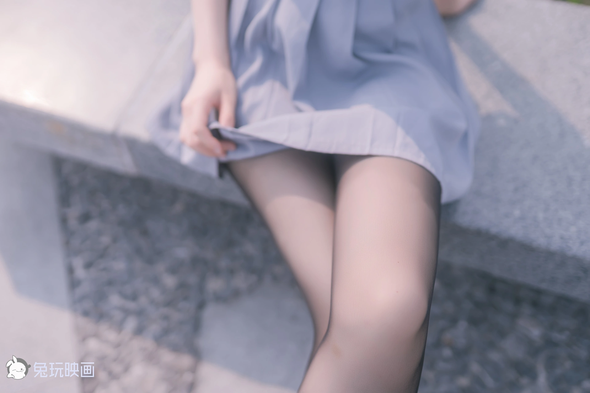 C00.003 河边的黑丝 [42P-89MB]