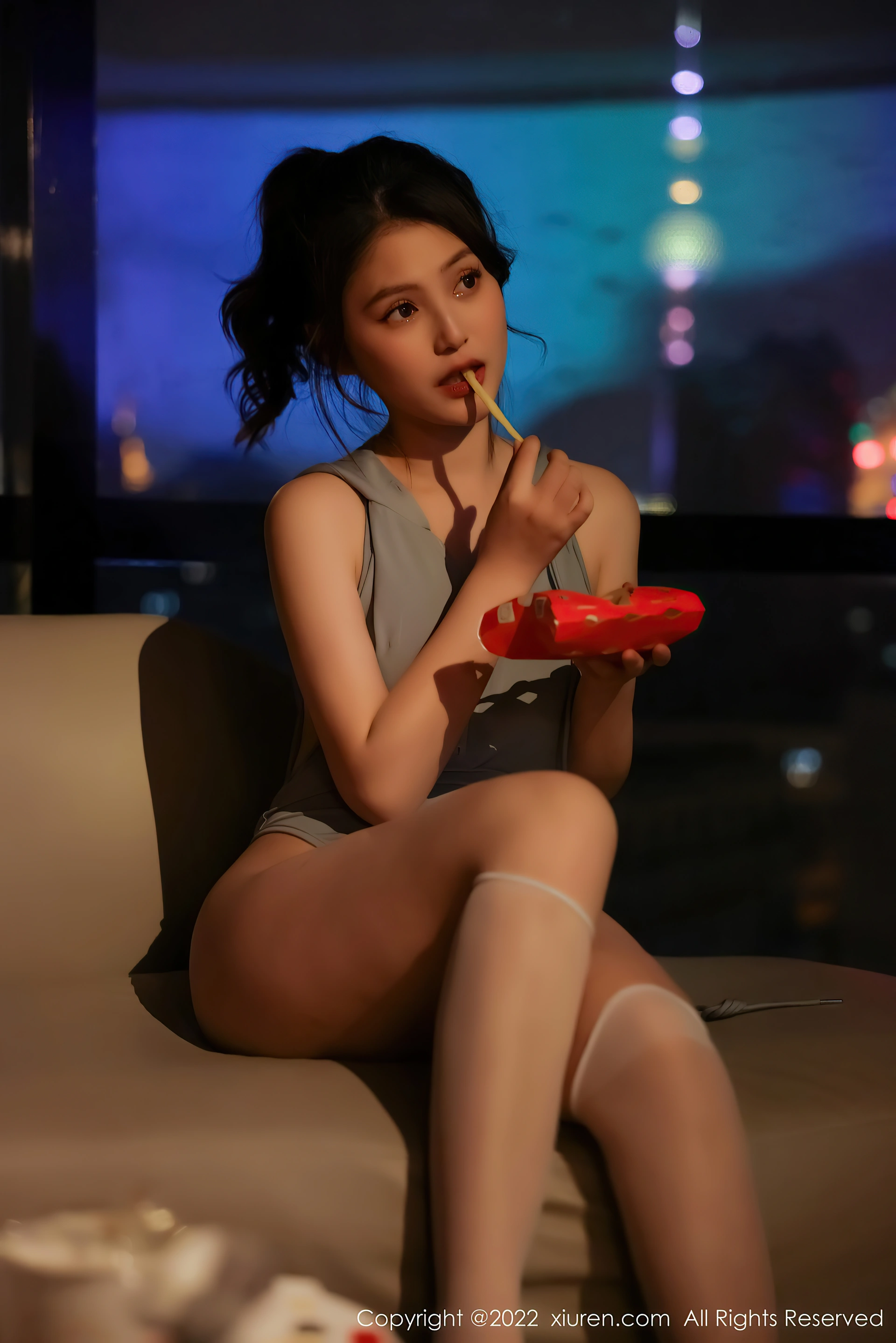 XiuRen秀人网 2022.01.20 No.4490 你的兔妹妹 活泼美腿[52+1P 439MB]