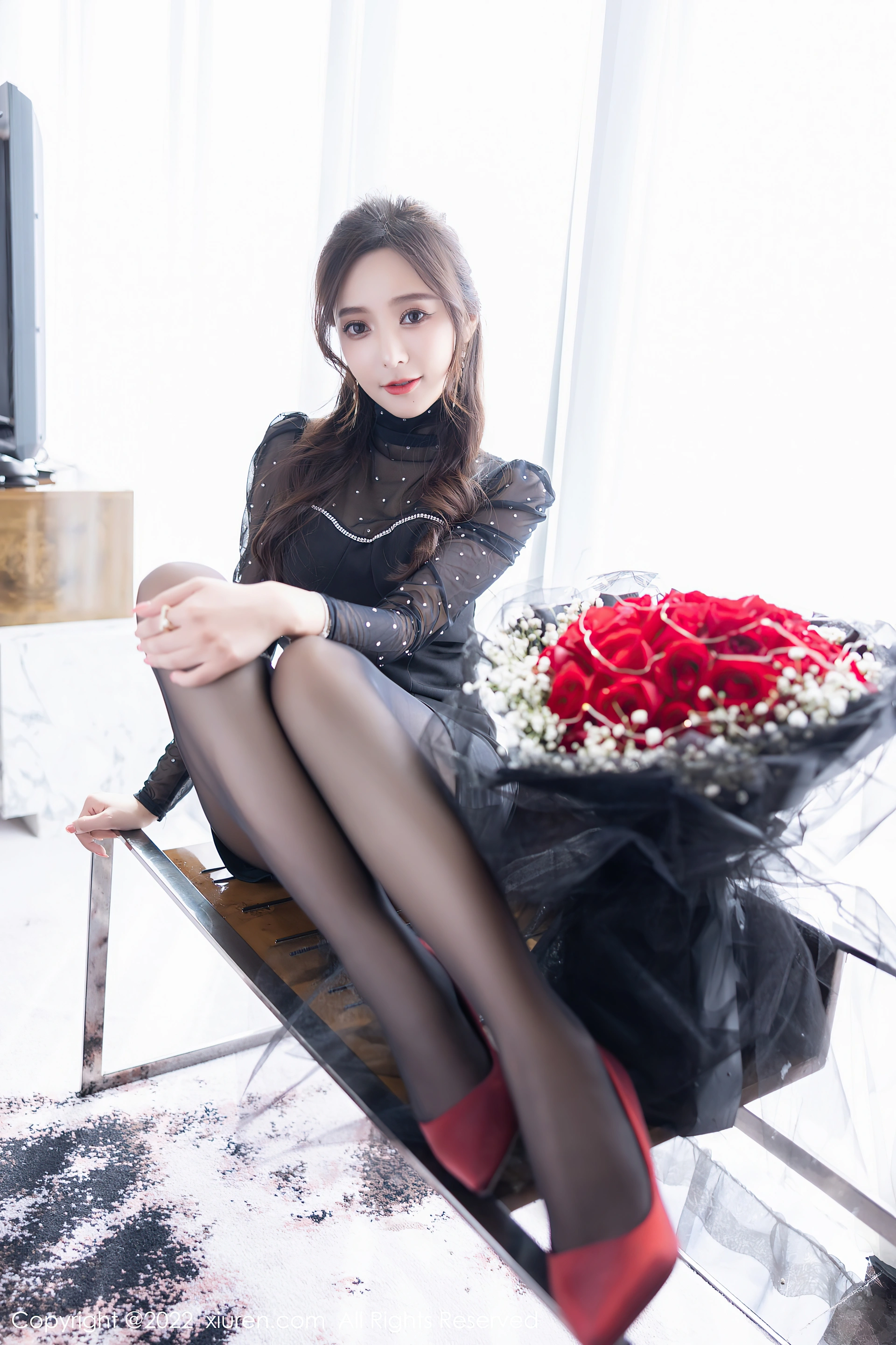 XiuRen秀人网 2022.02.11 No.4574 王馨瑶yanni 黑丝美腿[65+1P 573MB]