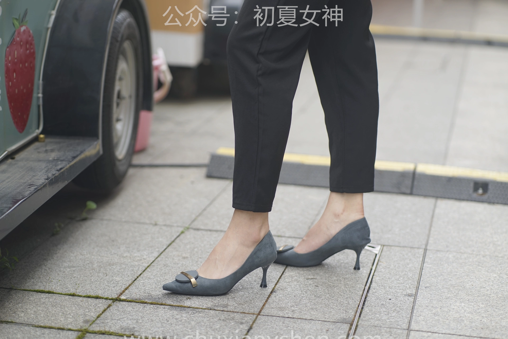 初夏女神 NO.060 小悦悦 职场小白[129P+1V／5.48GB]