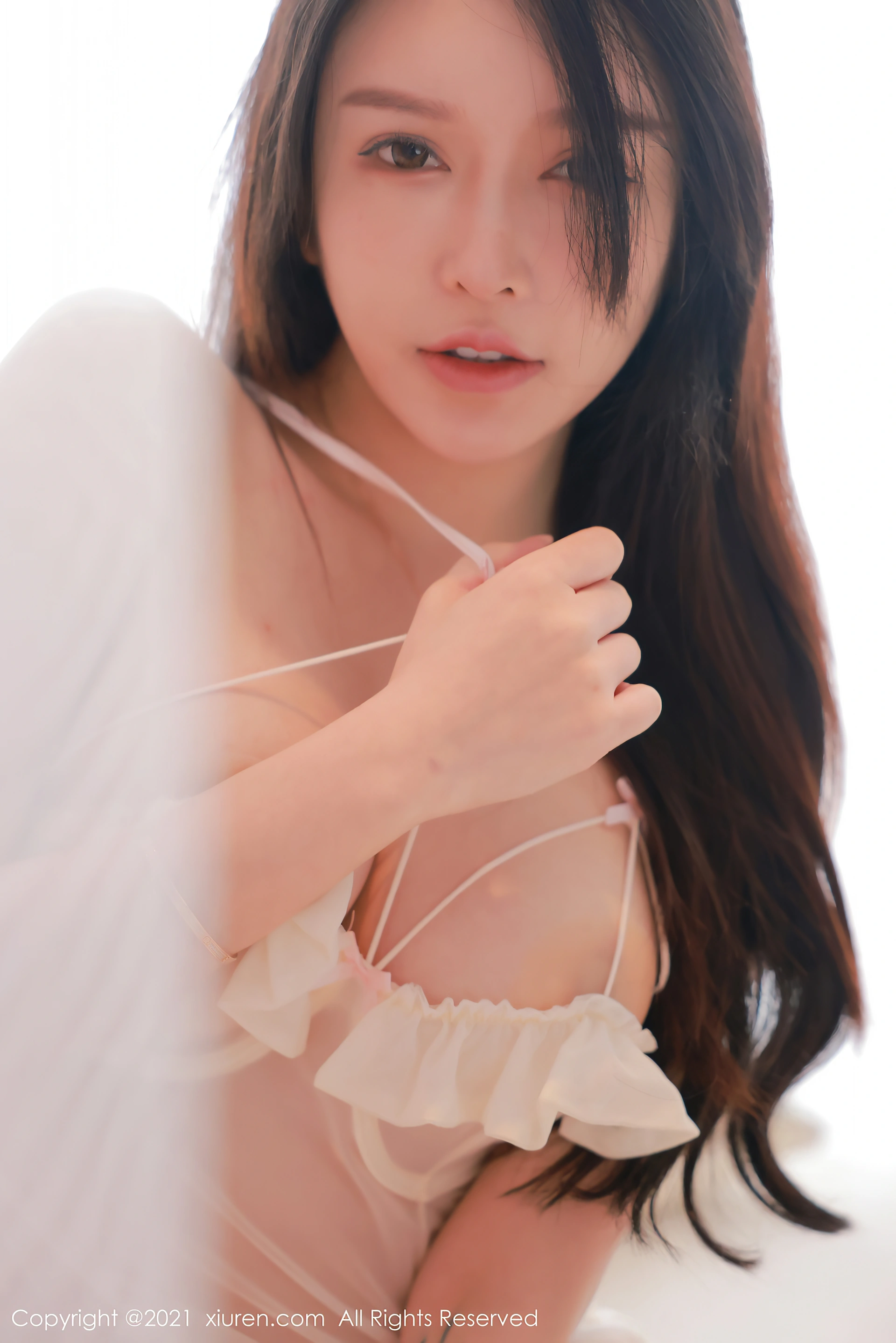 XiuRen秀人网 2021.11.03 No.4160 玉兔miki 大理旅拍[50+1P 431MB]