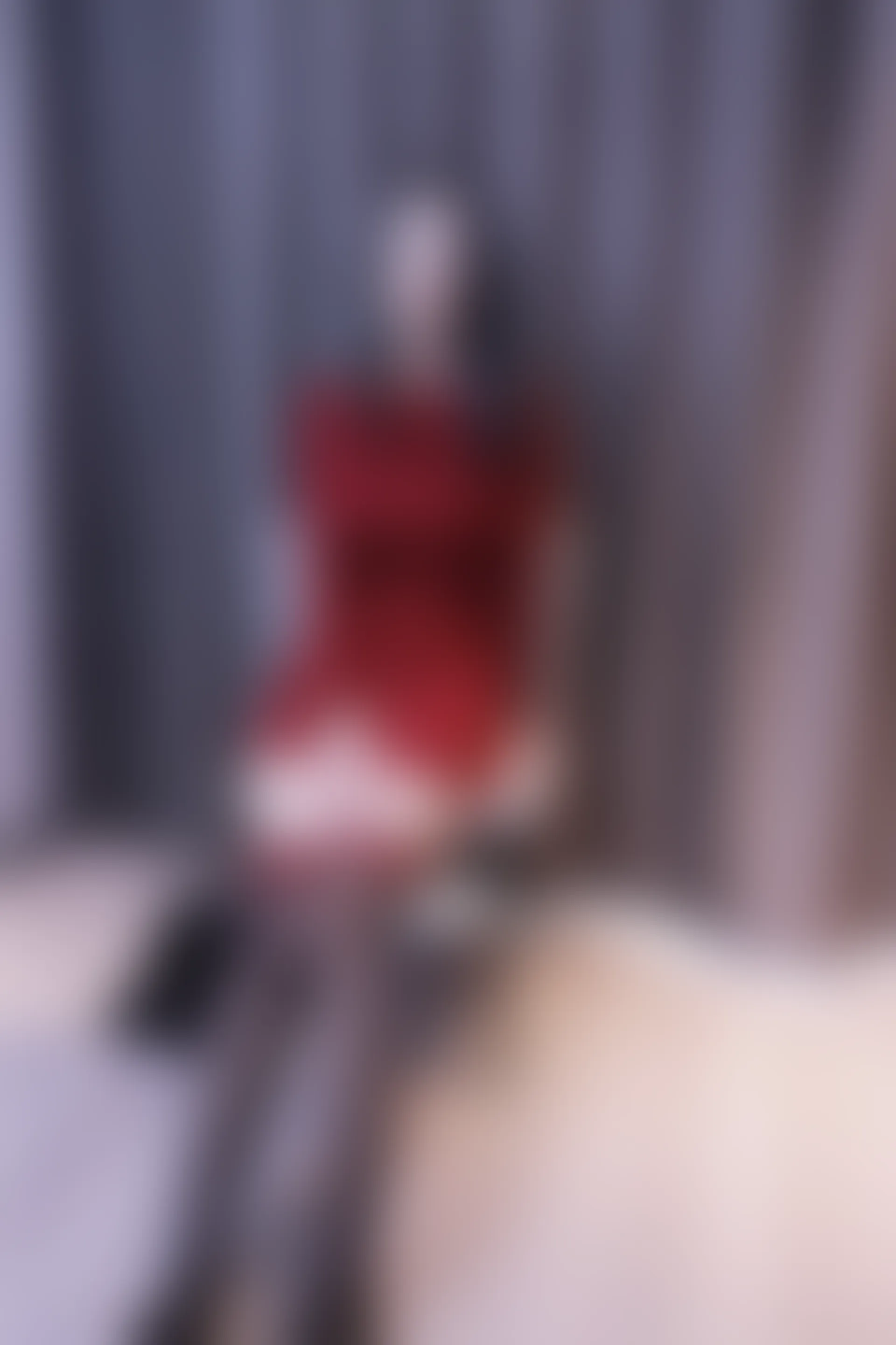 初夏女神 NO.006 依依 M码酒红连衣裙搭黑色长靴[140P+1V／6.76GB]