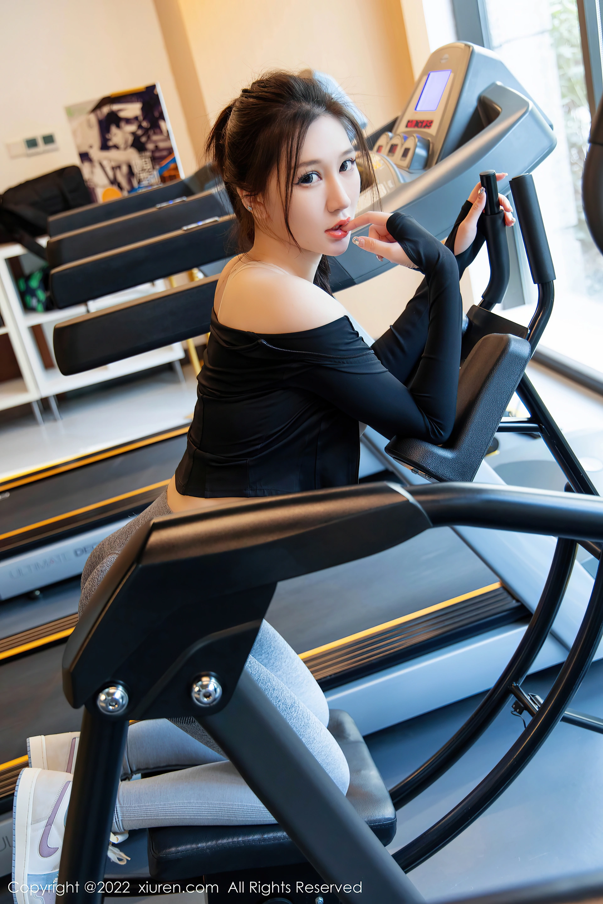 XiuRen秀人网 2022.03.11 No.4703 顾乔楠Cora 美臀美腿[94+1P 1GB]