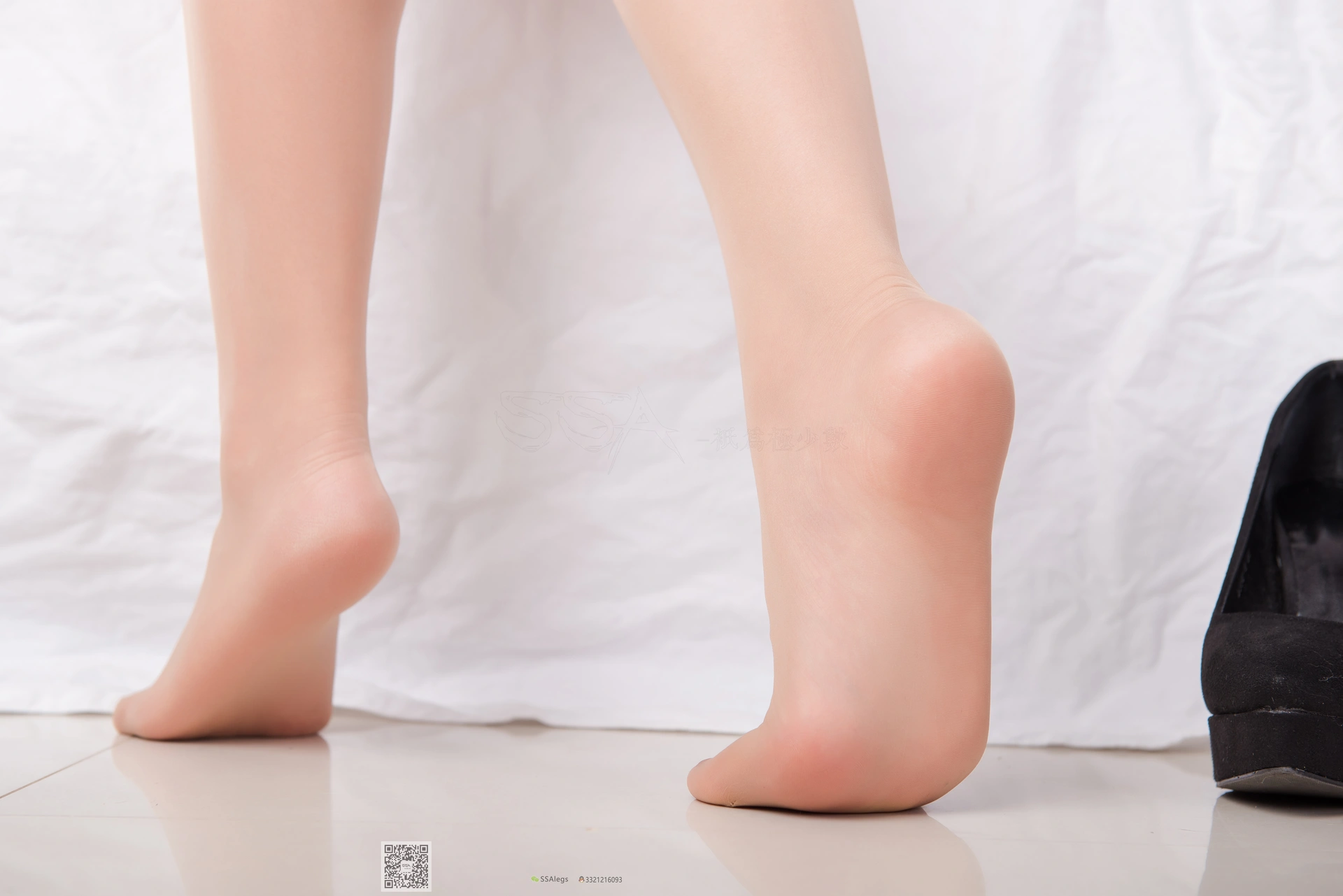 SSA丝社 超清写真 NO.026 芷沫 混血美女的进口油亮咖啡色丝袜初体验[99P-944MB]