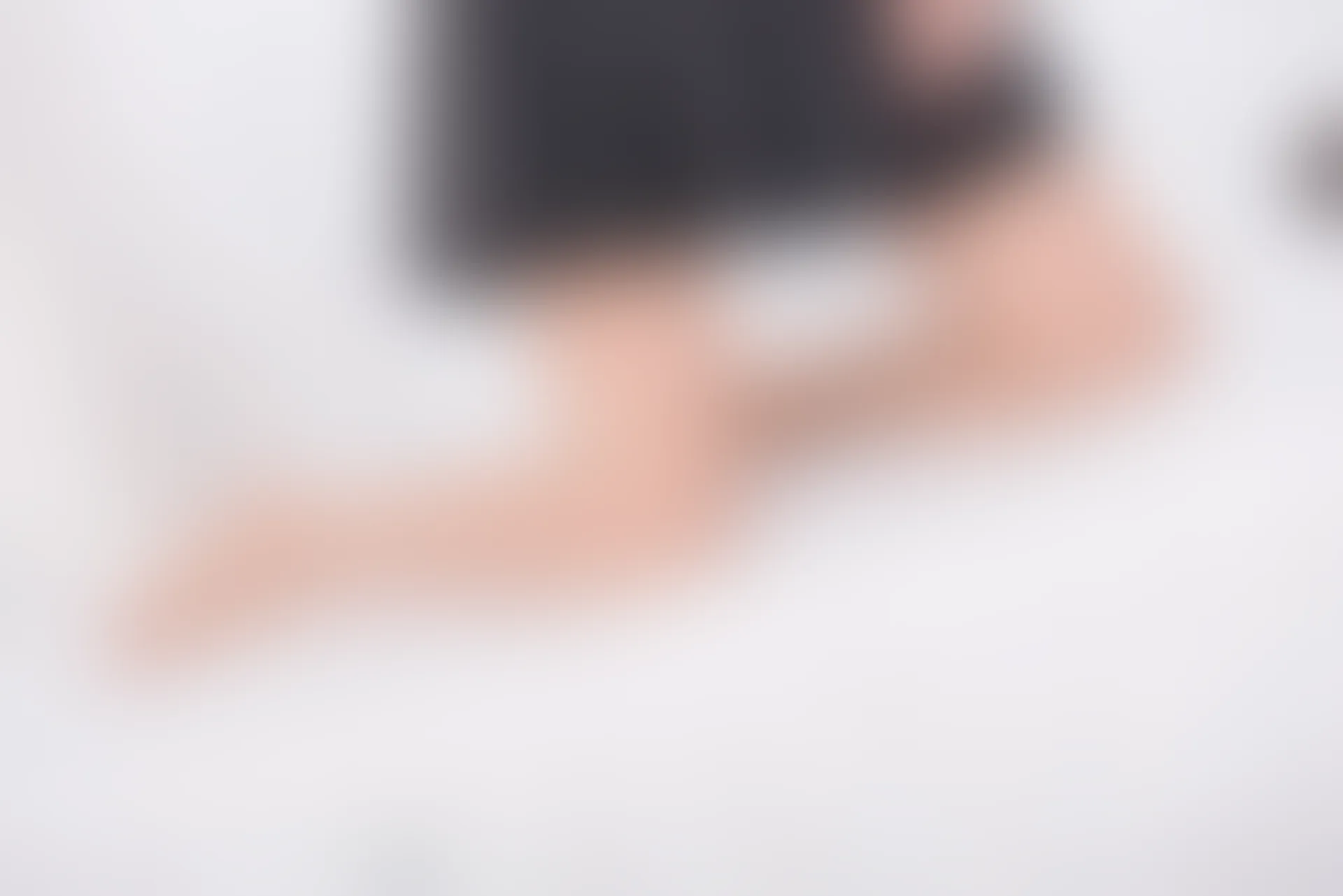 SSA丝社 超清写真 NO.026 芷沫 混血美女的进口油亮咖啡色丝袜初体验[99P-944MB]