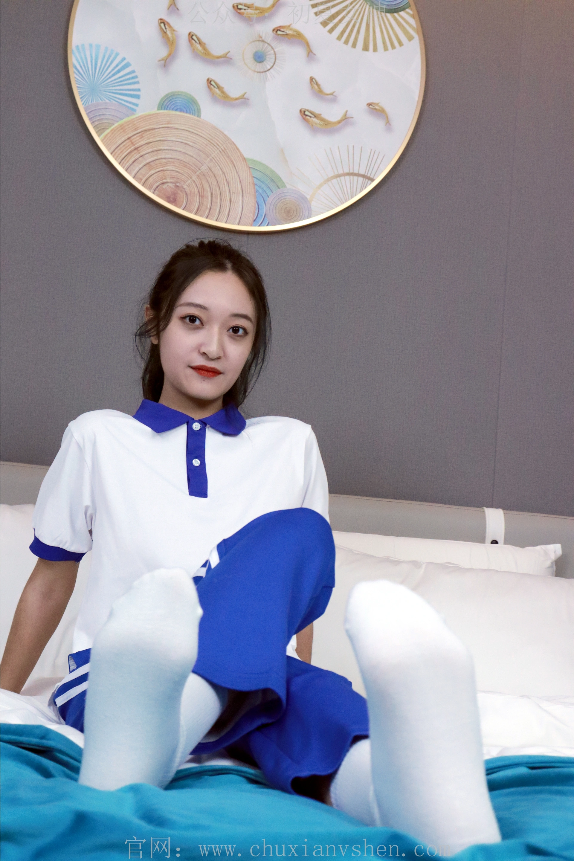 初夏女神 NO.001 依依~校服搭配37码运动鞋拍摄[126P-1V-5.45G]
