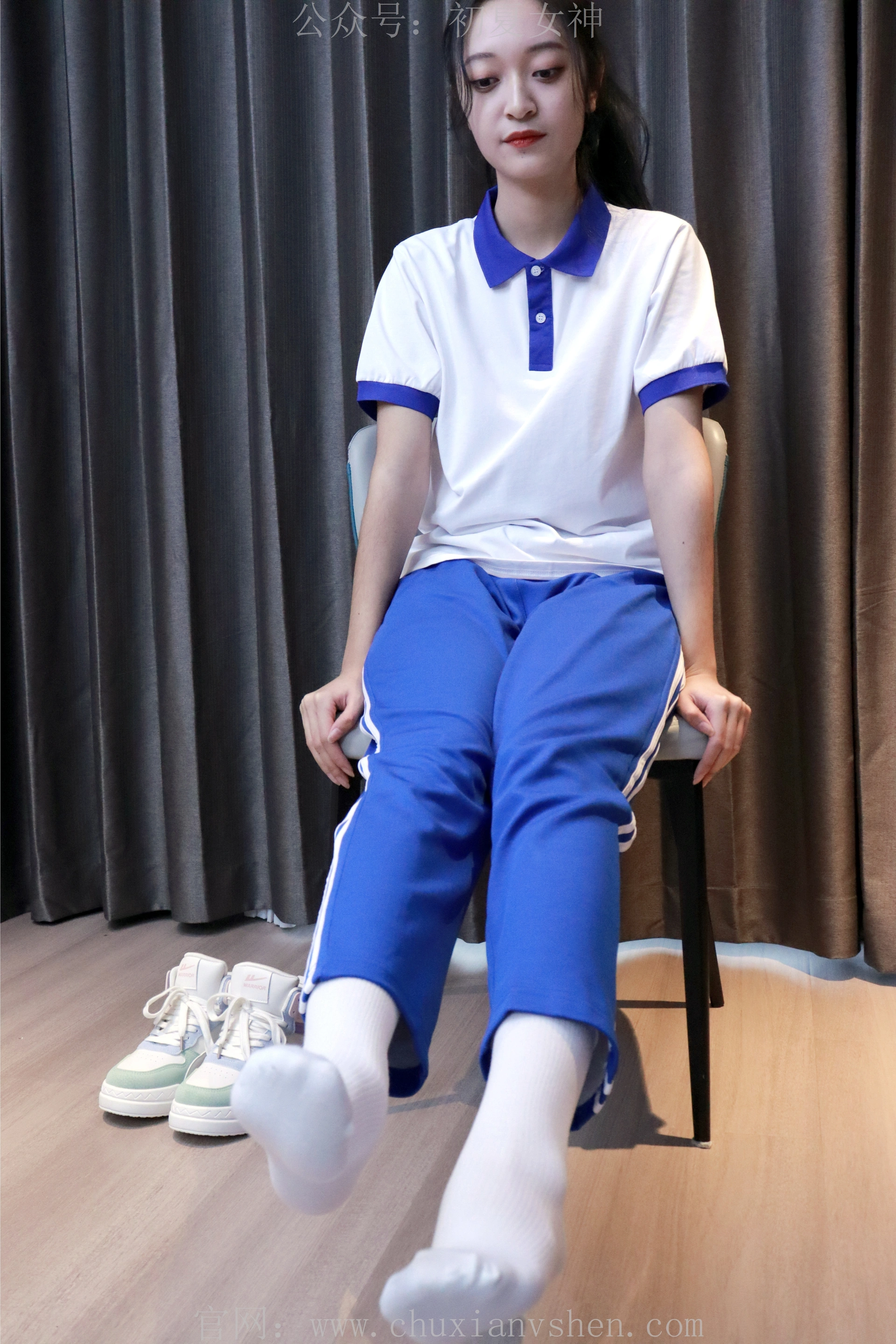 初夏女神 NO.001 依依~校服搭配37码运动鞋拍摄[126P-1V-5.45G]