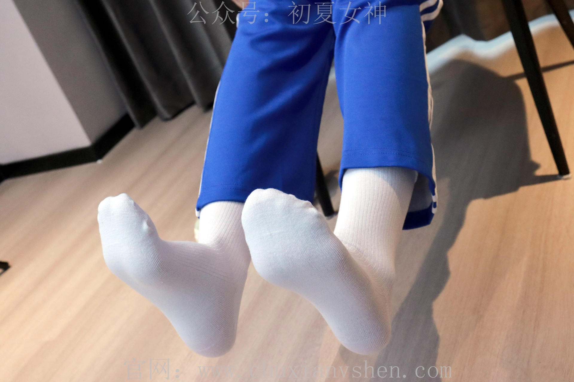 初夏女神 NO.001 依依~校服搭配37码运动鞋拍摄[126P-1V-5.45G]
