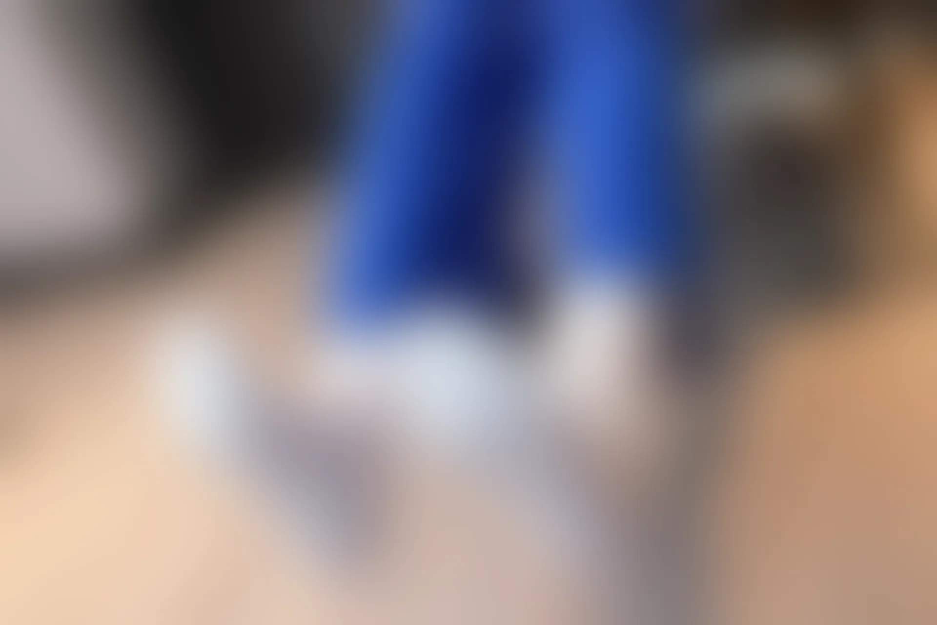 初夏女神 NO.001 依依~校服搭配37码运动鞋拍摄[126P-1V-5.45G]