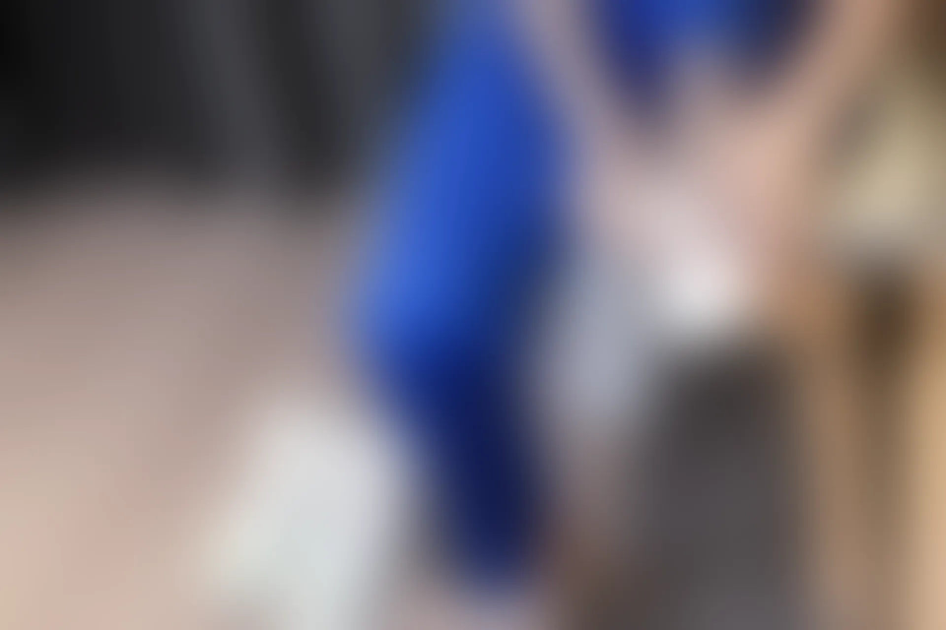 初夏女神 NO.001 依依~校服搭配37码运动鞋拍摄[126P-1V-5.45G]