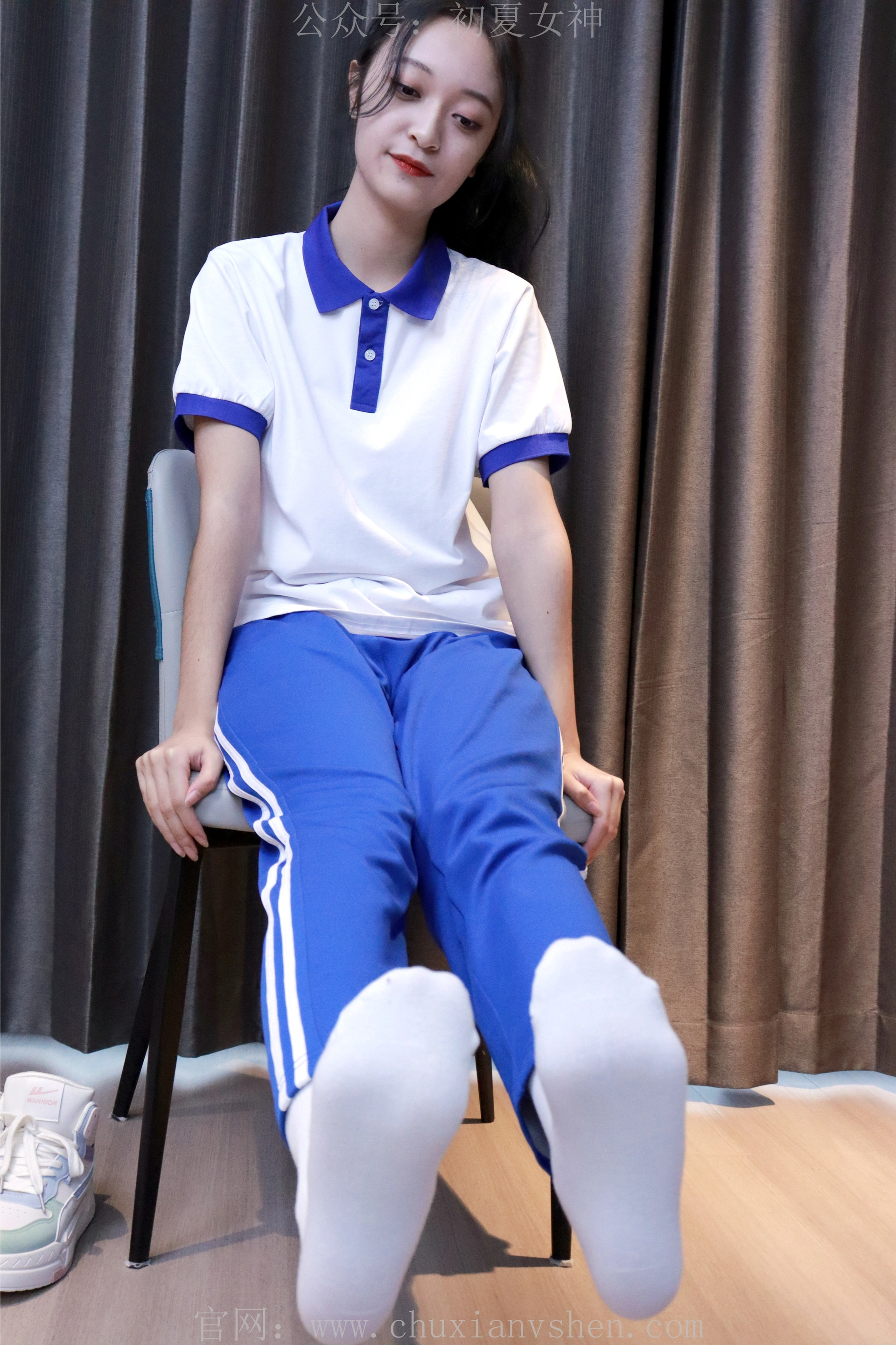 初夏女神 NO.001 依依~校服搭配37码运动鞋拍摄[126P-1V-5.45G]