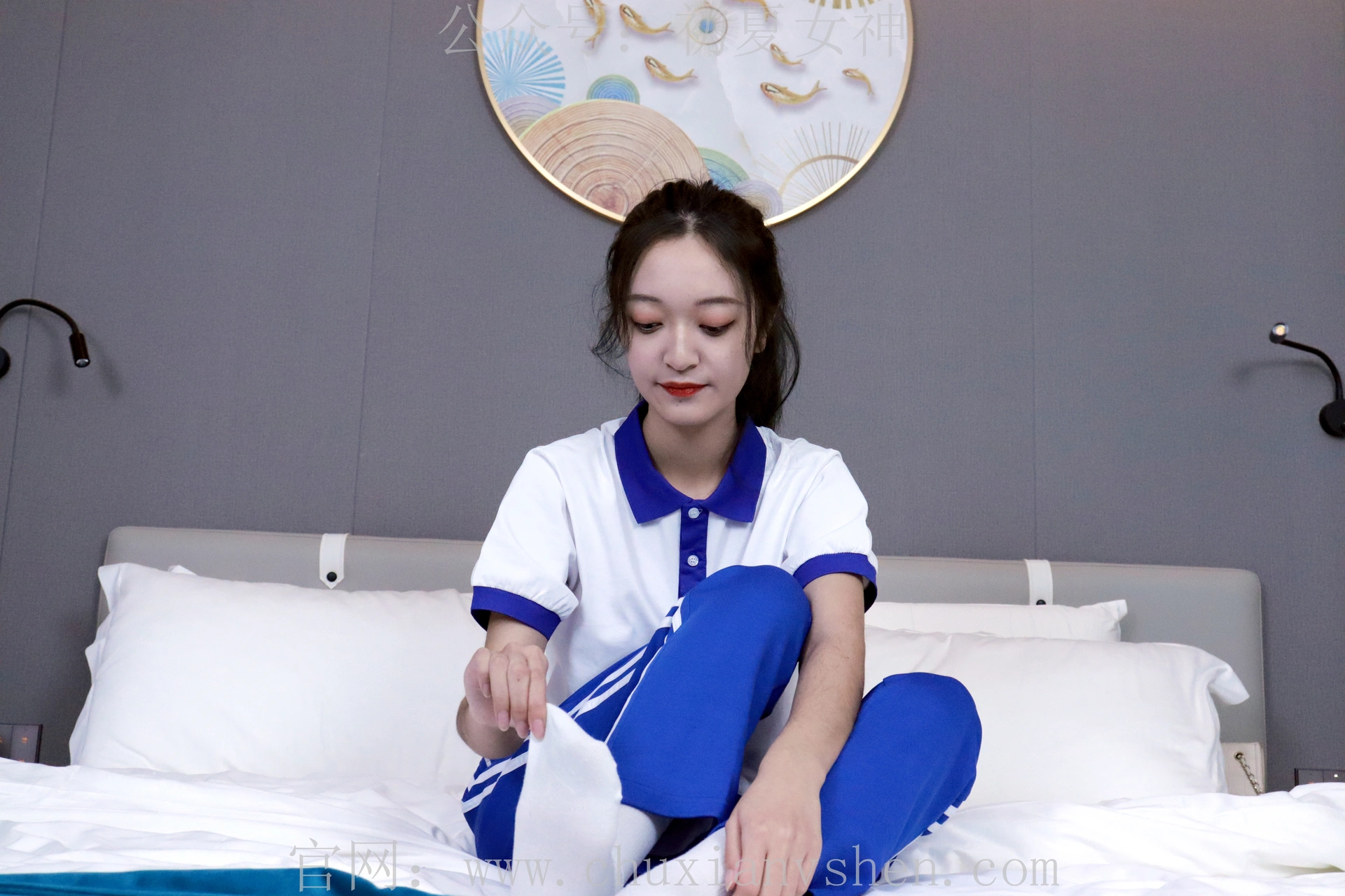 初夏女神 NO.001 依依~校服搭配37码运动鞋拍摄[126P-1V-5.45G]