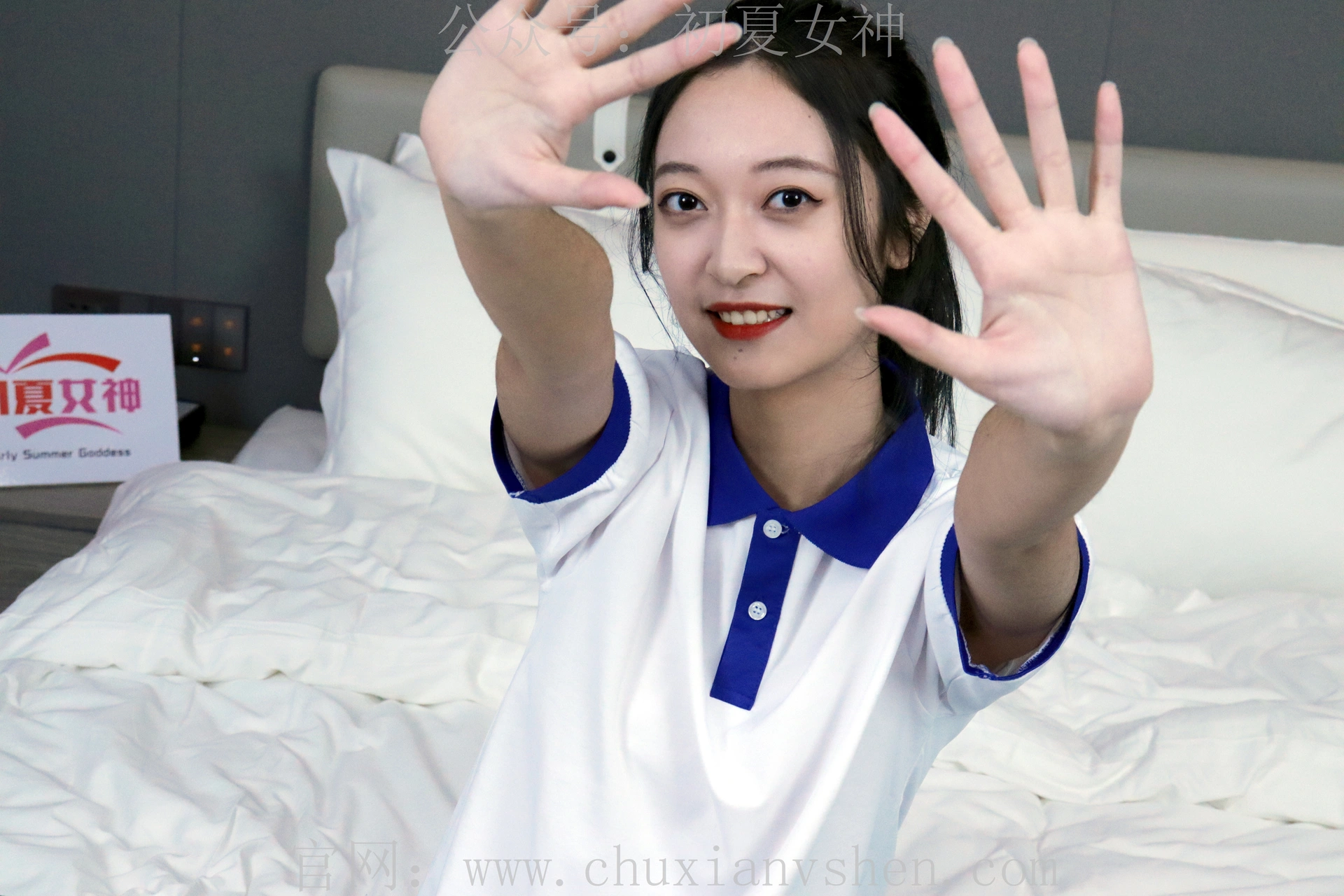 初夏女神 NO.001 依依~校服搭配37码运动鞋拍摄[126P-1V-5.45G]