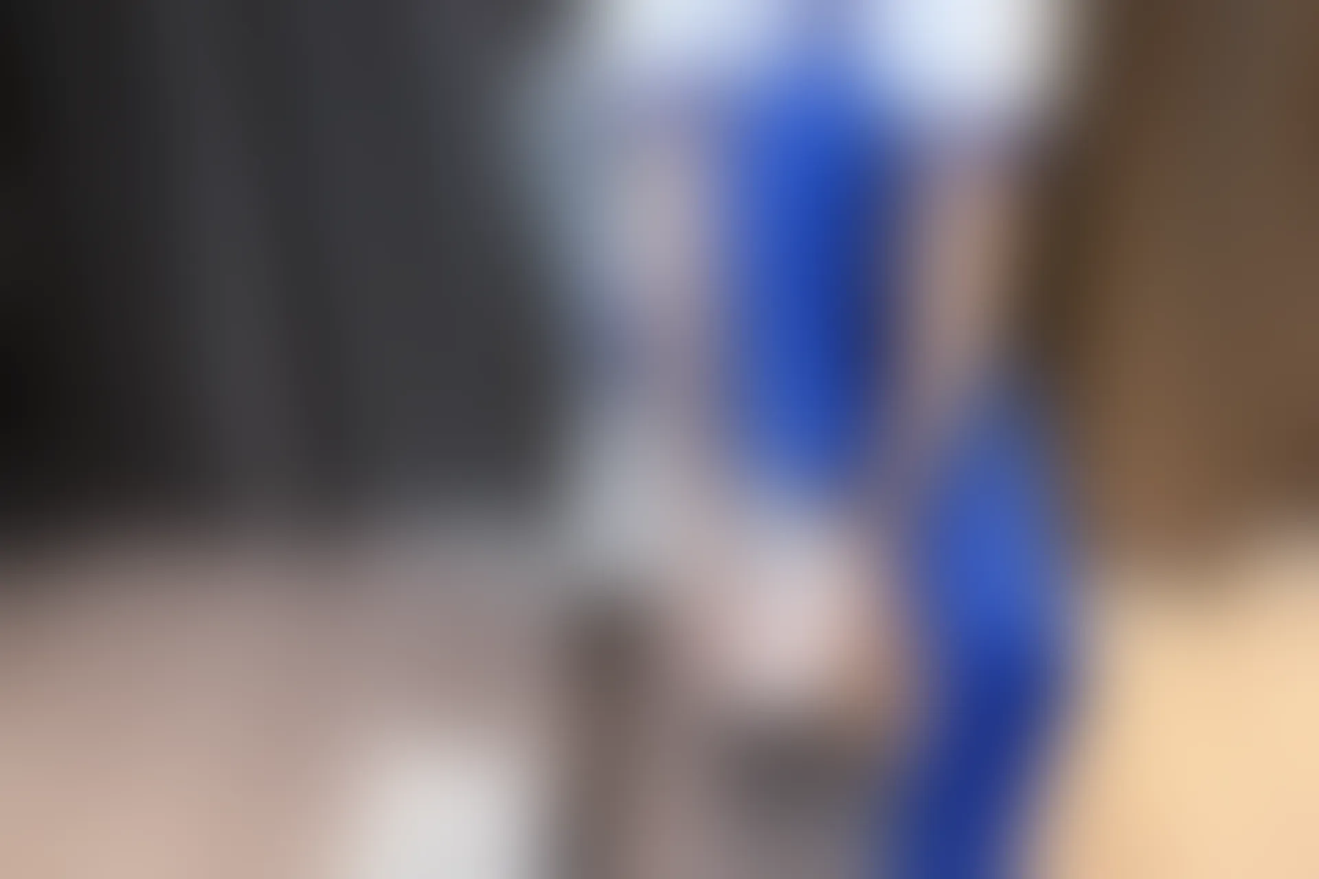 初夏女神 NO.001 依依~校服搭配37码运动鞋拍摄[126P-1V-5.45G]