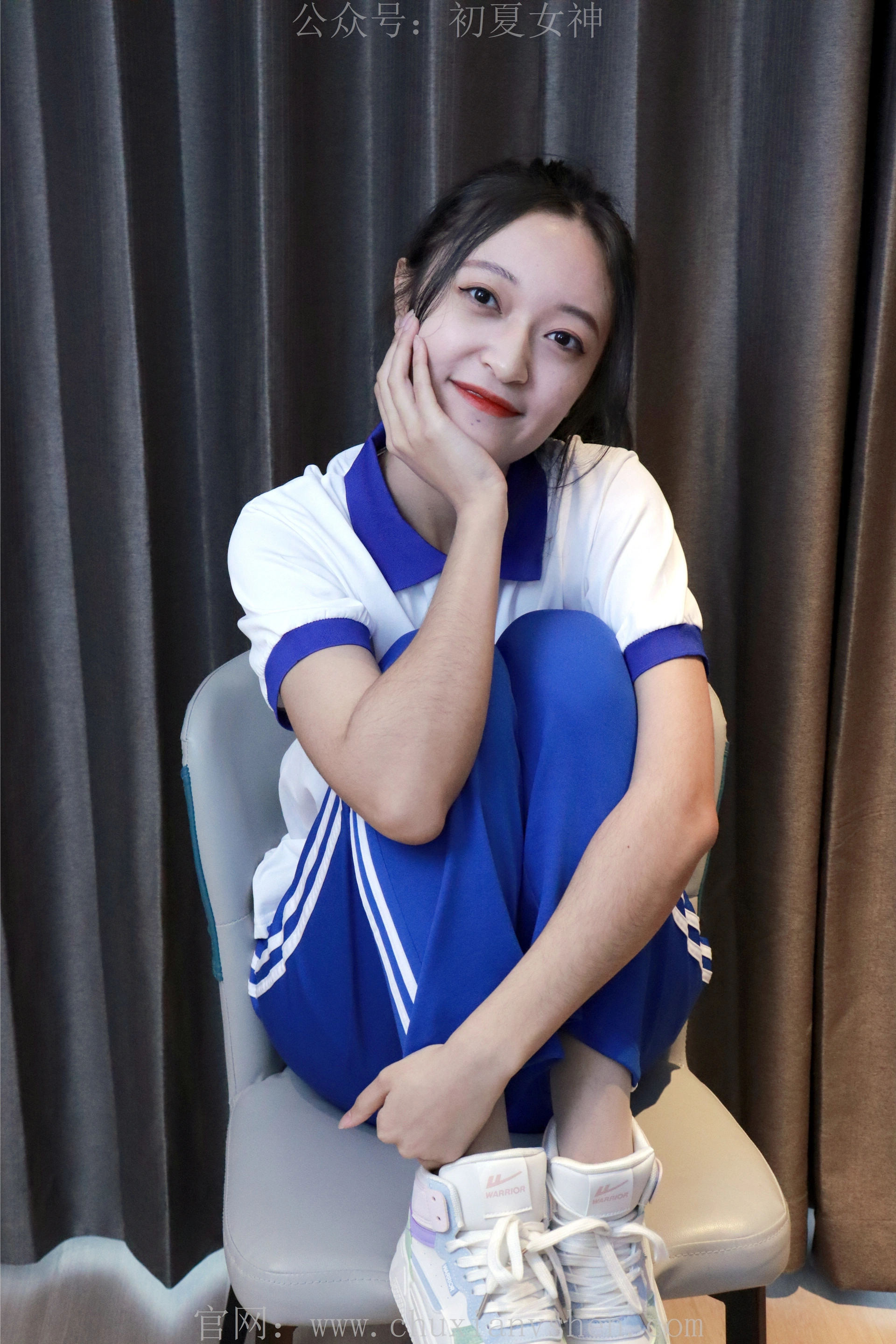 初夏女神 NO.001 依依~校服搭配37码运动鞋拍摄[126P-1V-5.45G]