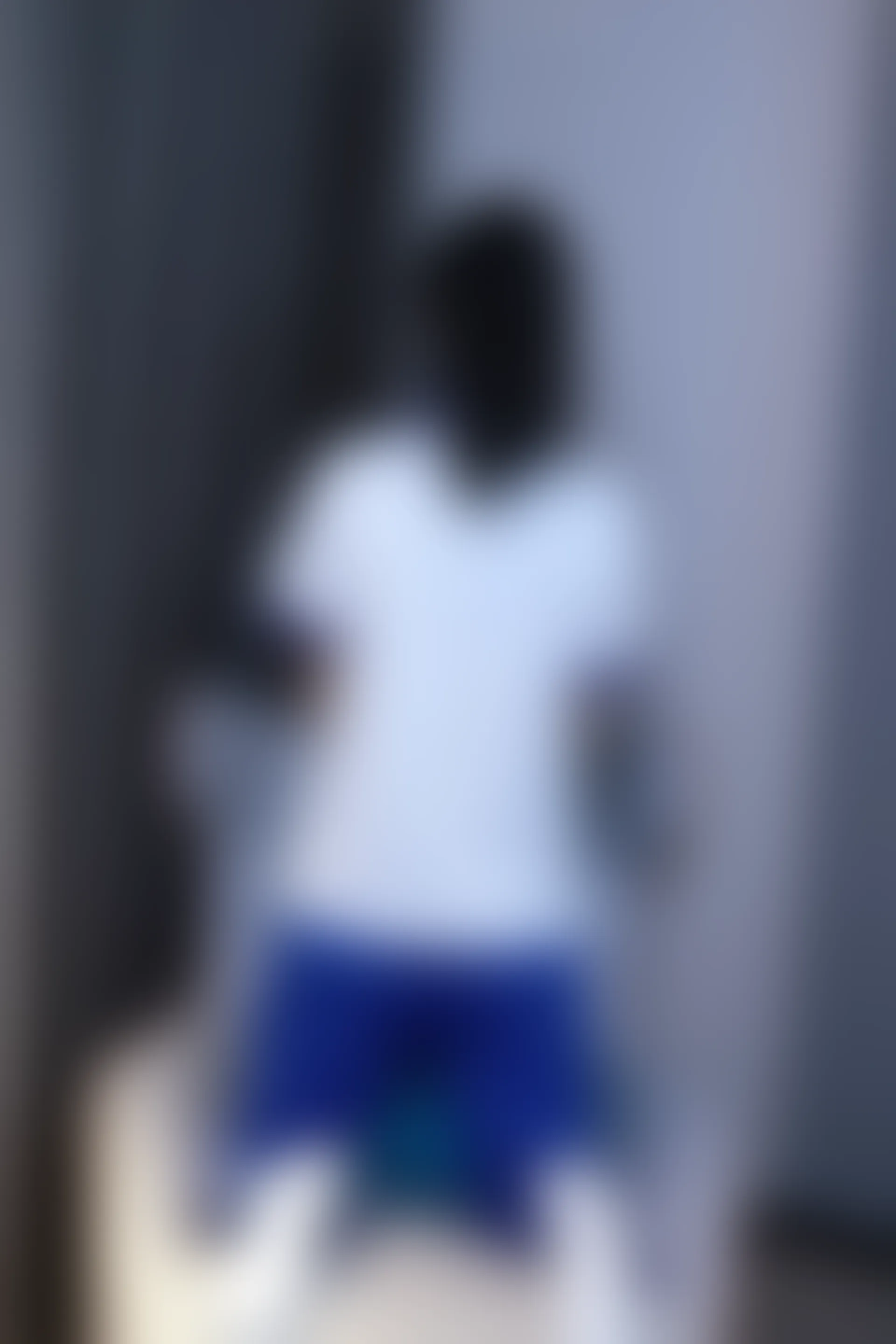 初夏女神 NO.001 依依~校服搭配37码运动鞋拍摄[126P-1V-5.45G]