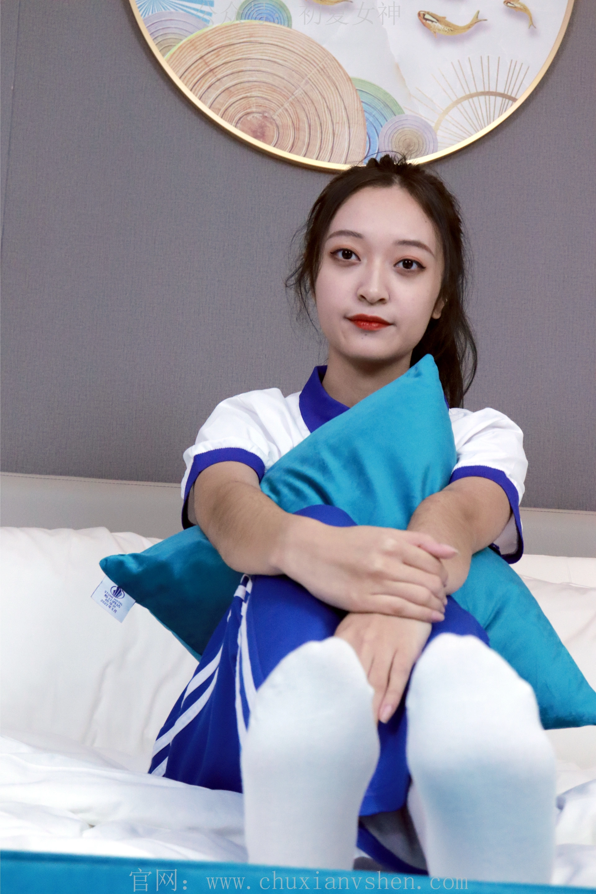 初夏女神 NO.001 依依~校服搭配37码运动鞋拍摄[126P-1V-5.45G]