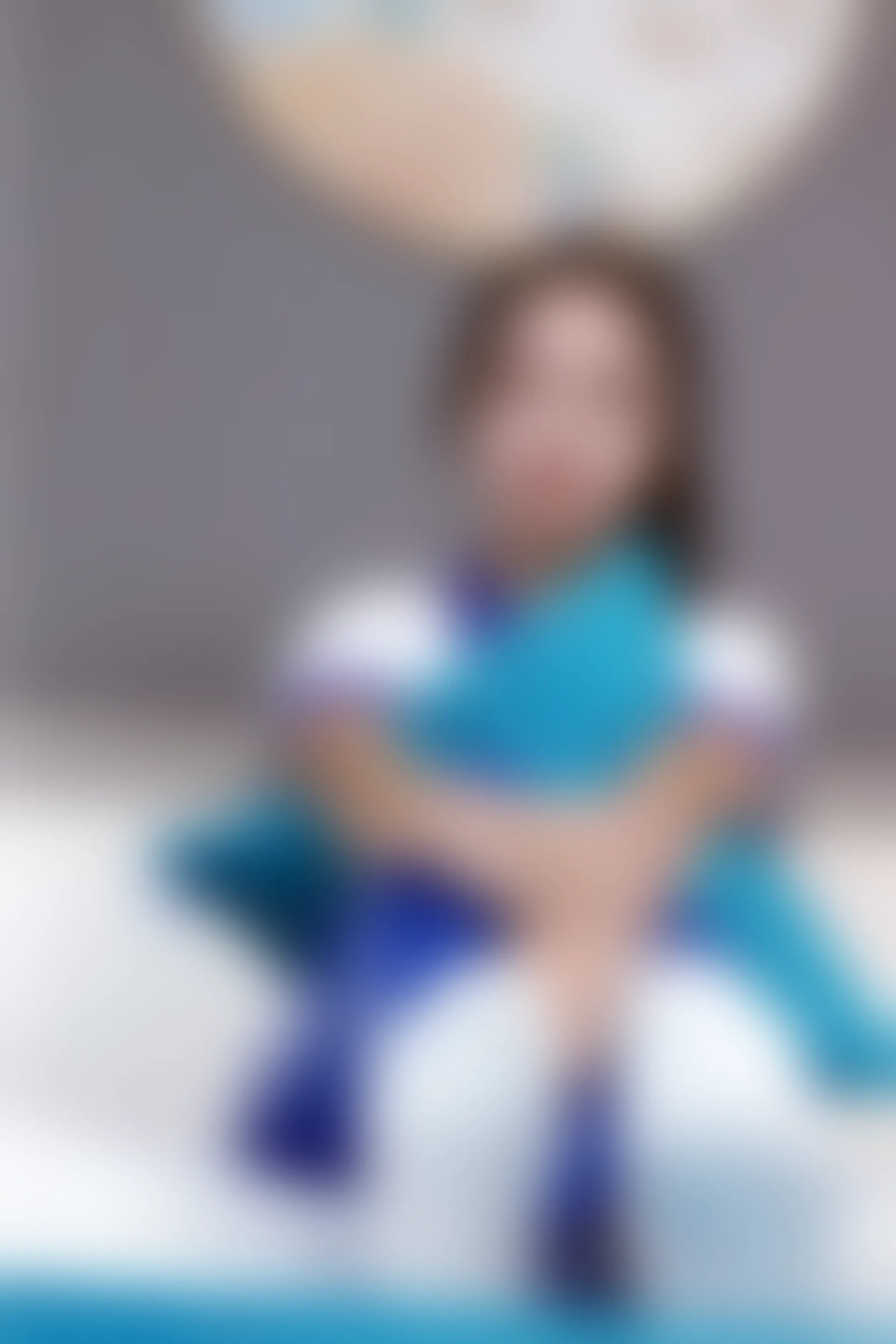 初夏女神 NO.001 依依~校服搭配37码运动鞋拍摄[126P-1V-5.45G]