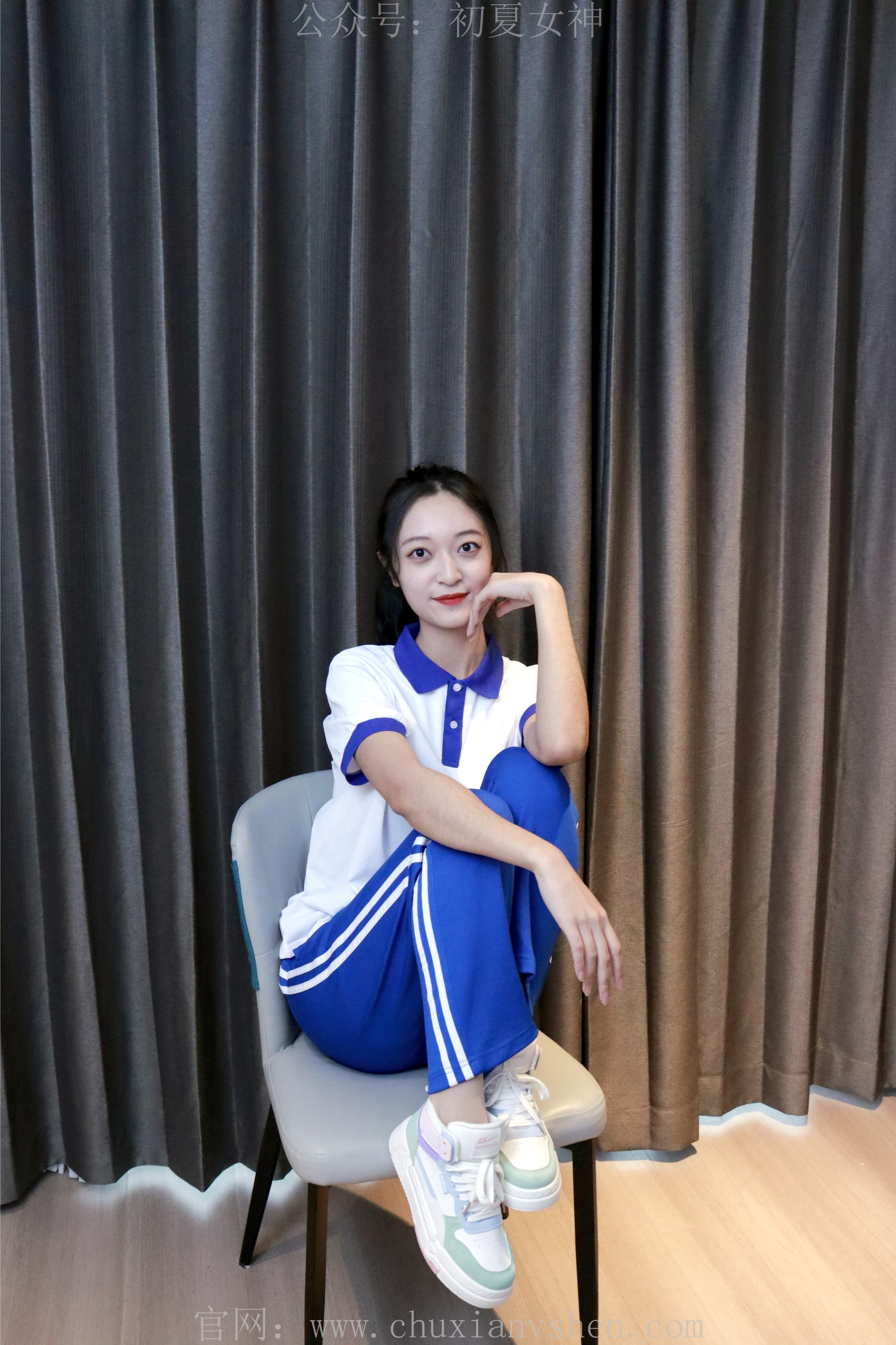 初夏女神 NO.001 依依~校服搭配37码运动鞋拍摄[126P-1V-5.45G]
