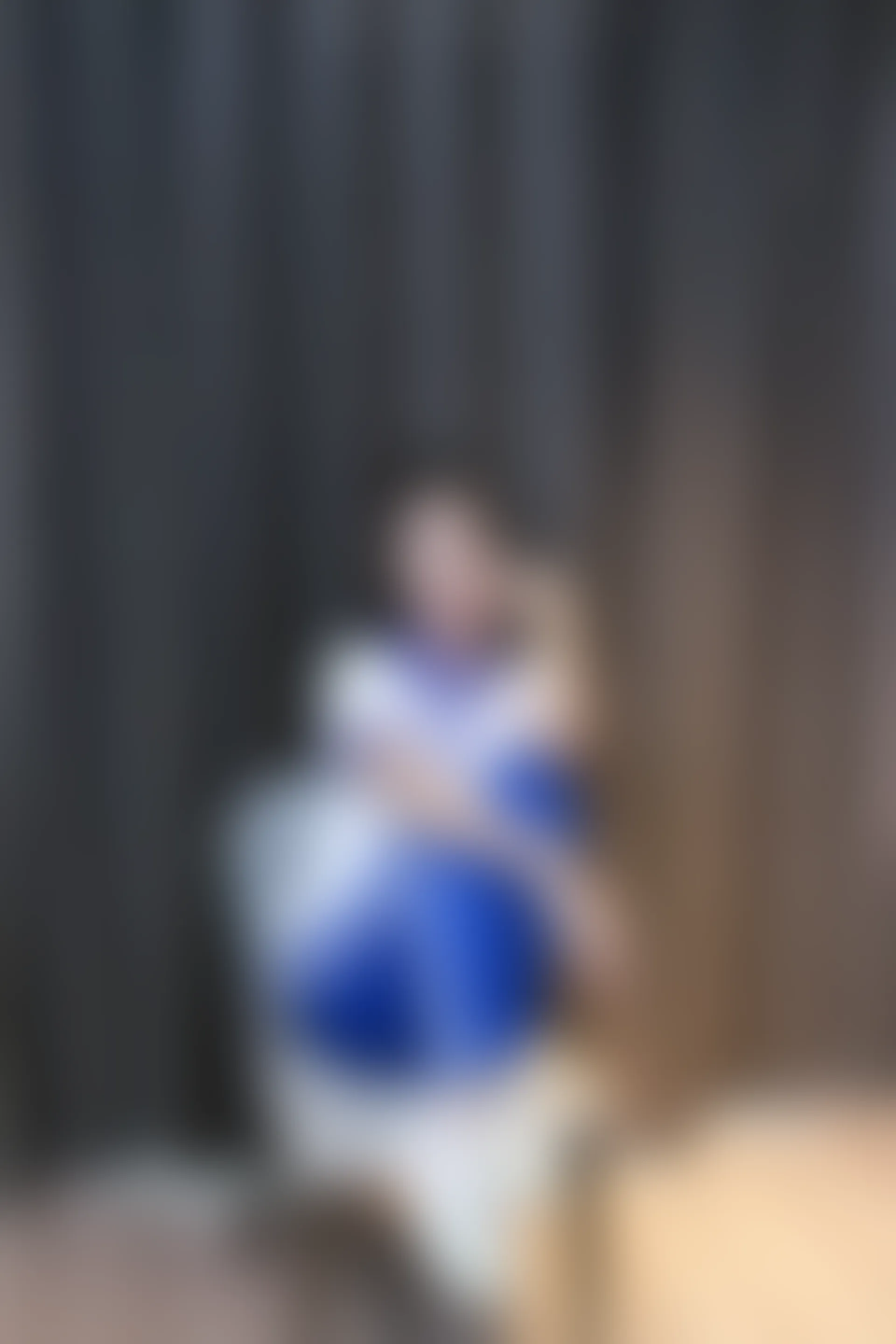 初夏女神 NO.001 依依~校服搭配37码运动鞋拍摄[126P-1V-5.45G]
