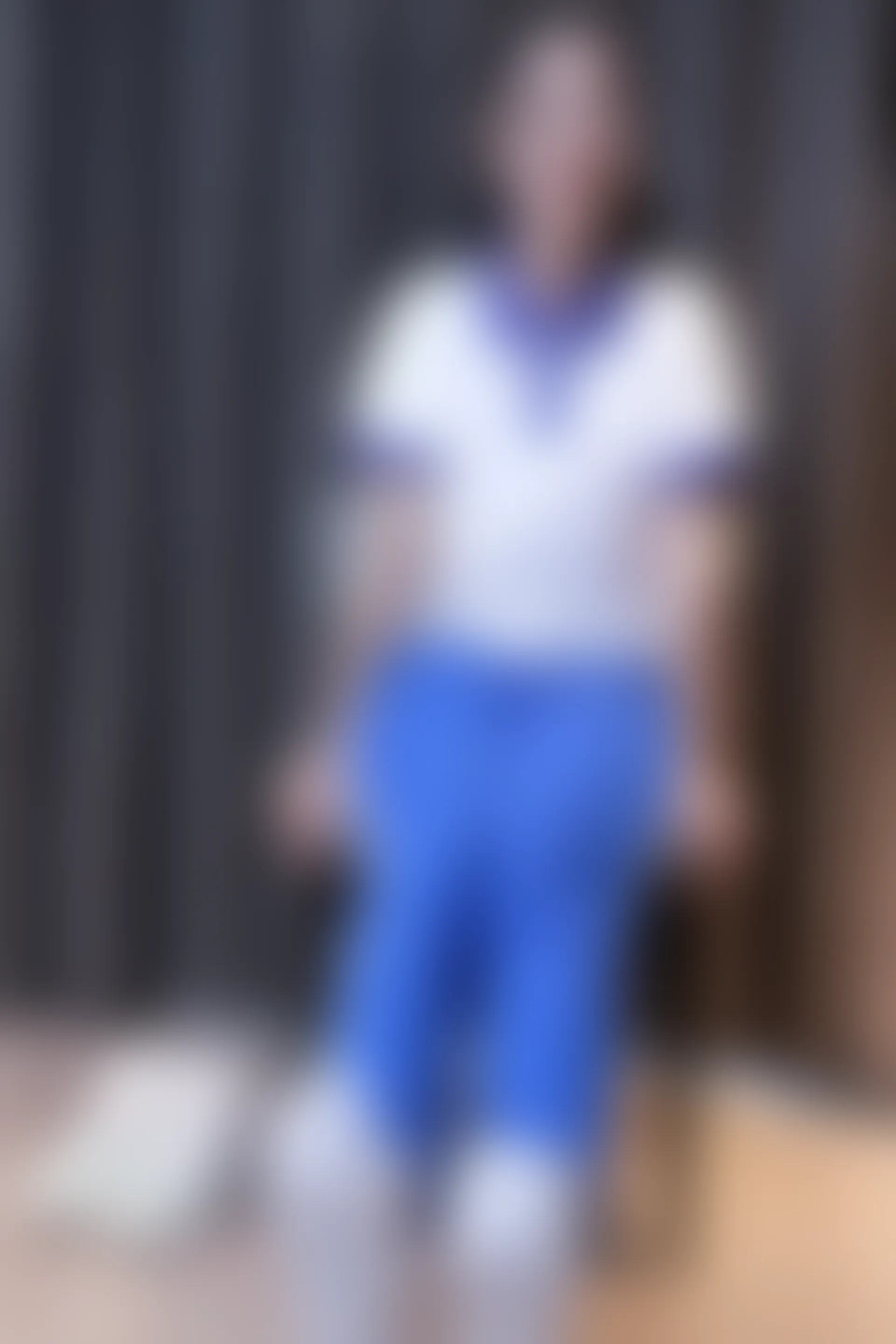初夏女神 NO.001 依依~校服搭配37码运动鞋拍摄[126P-1V-5.45G]
