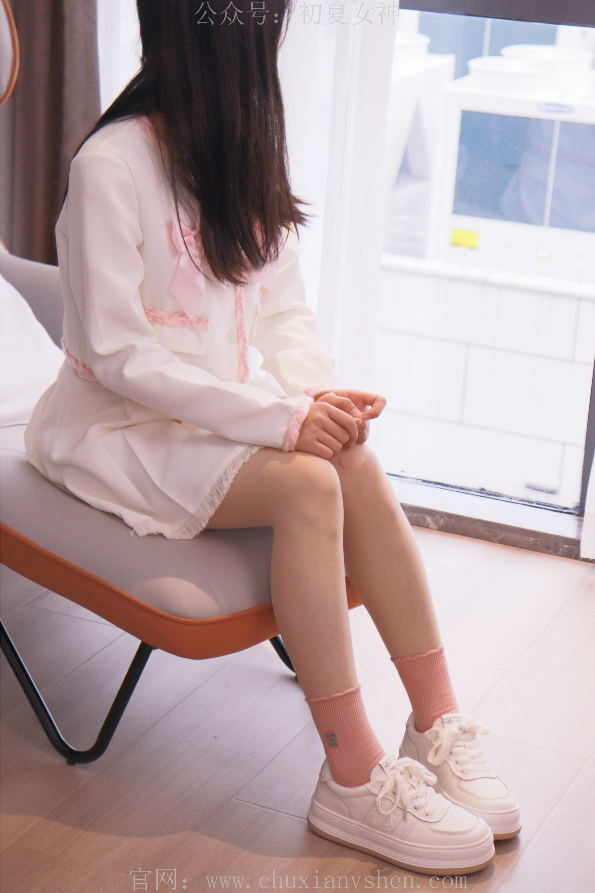 初夏女神 NO.012 沙沙~S码粉白色套搭配小白鞋[104P-1V-6.4G]