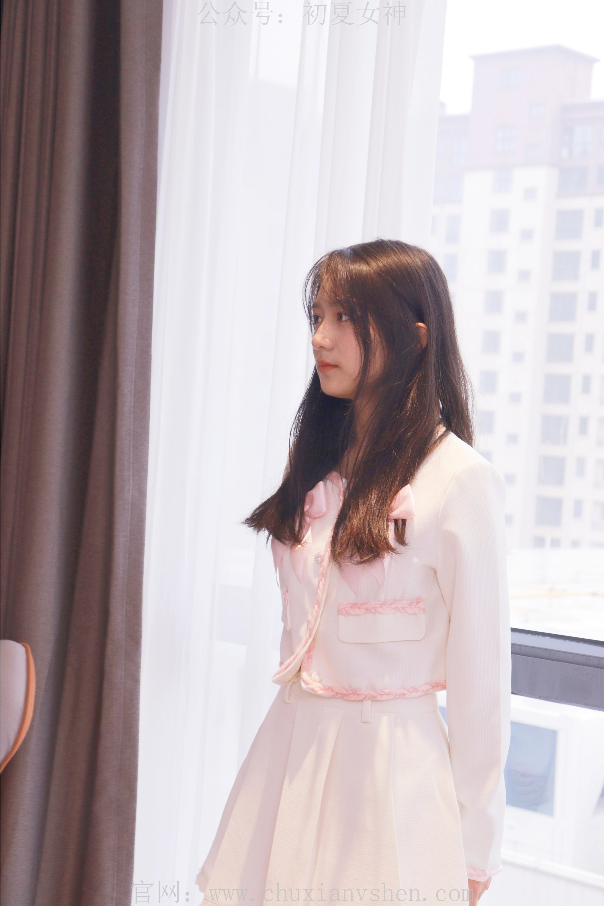 初夏女神 NO.012 沙沙~S码粉白色套搭配小白鞋[104P-1V-6.4G]