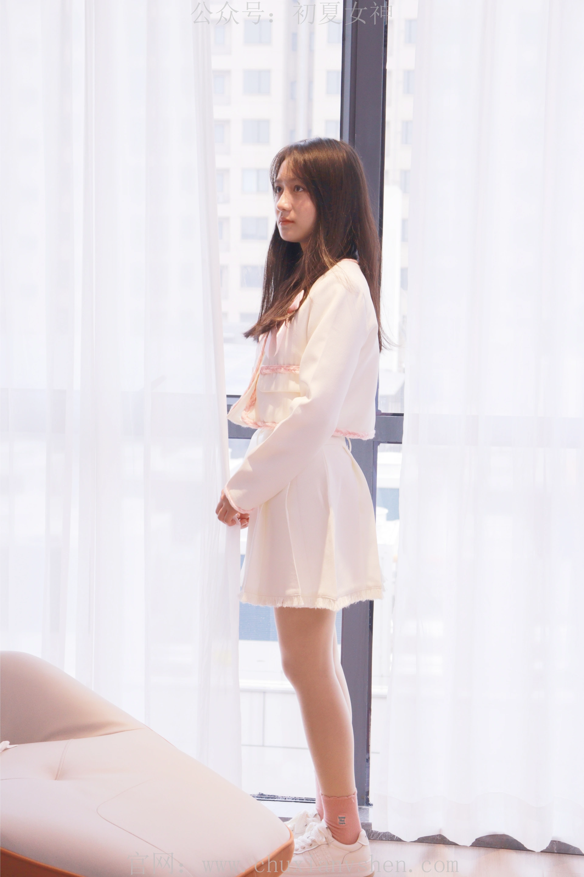 初夏女神 NO.012 沙沙~S码粉白色套搭配小白鞋[104P-1V-6.4G]