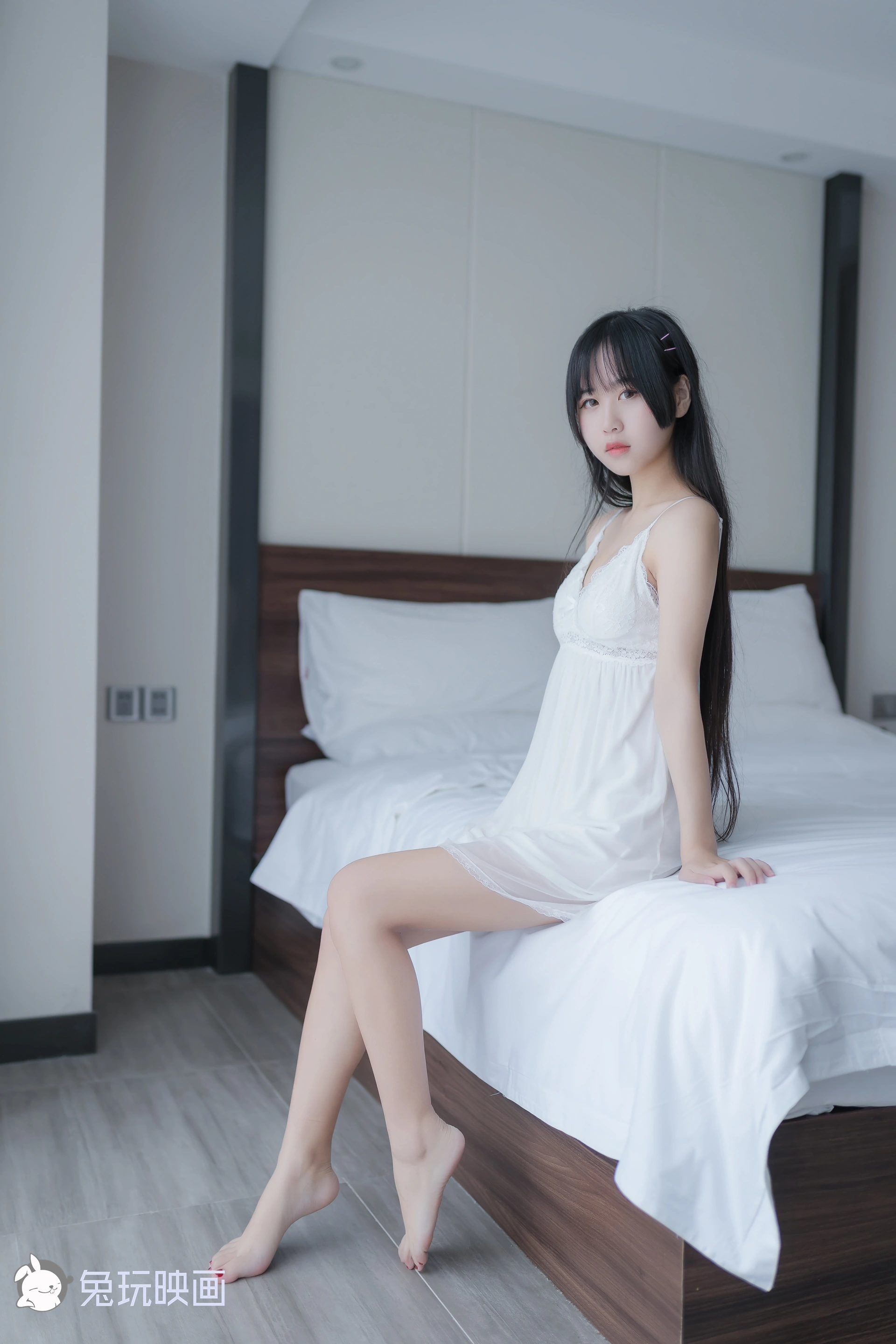 VOL.039 白纱裙 [44P-157MB]