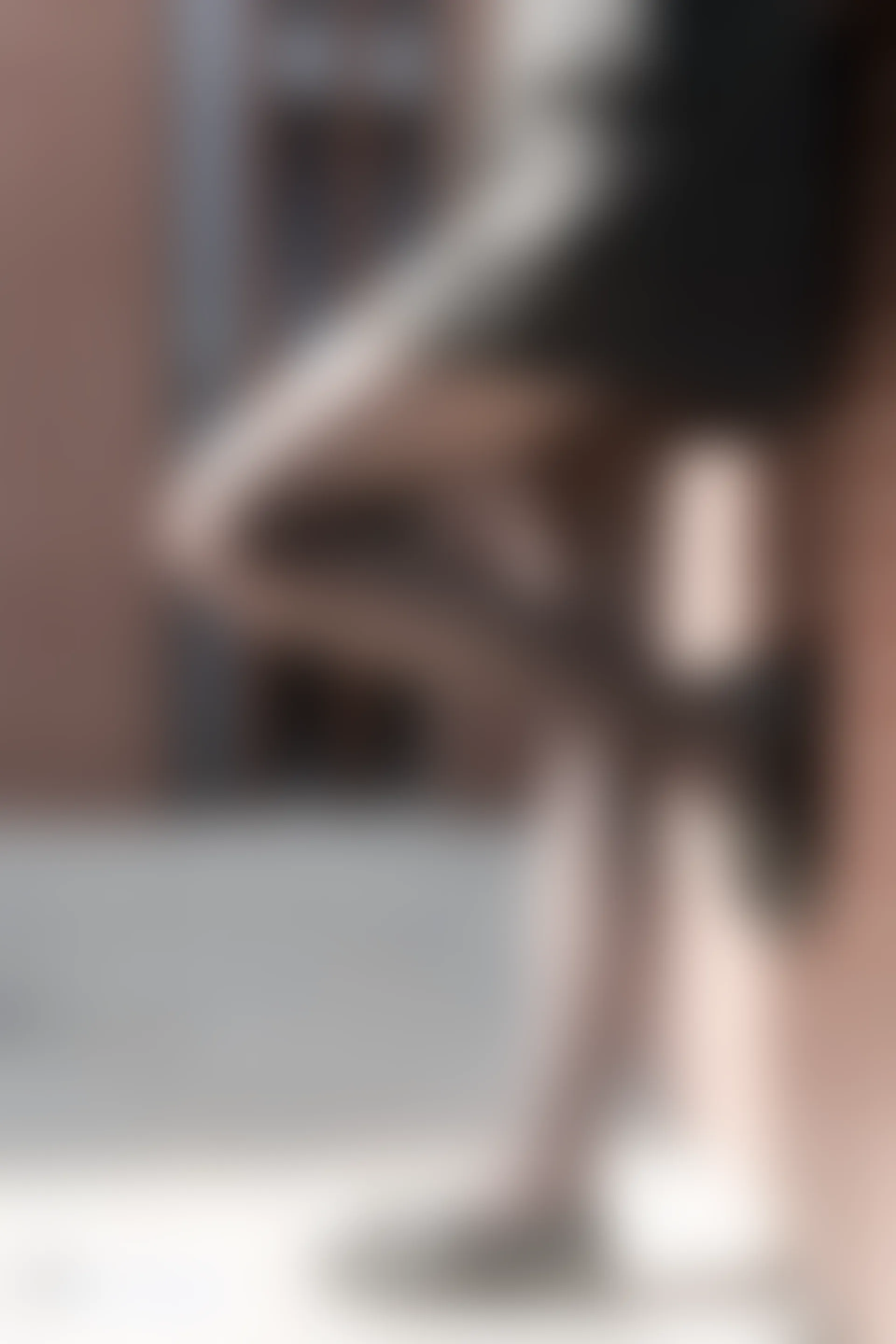 C05.008 阳光下的黑丝 [40P-76MB]