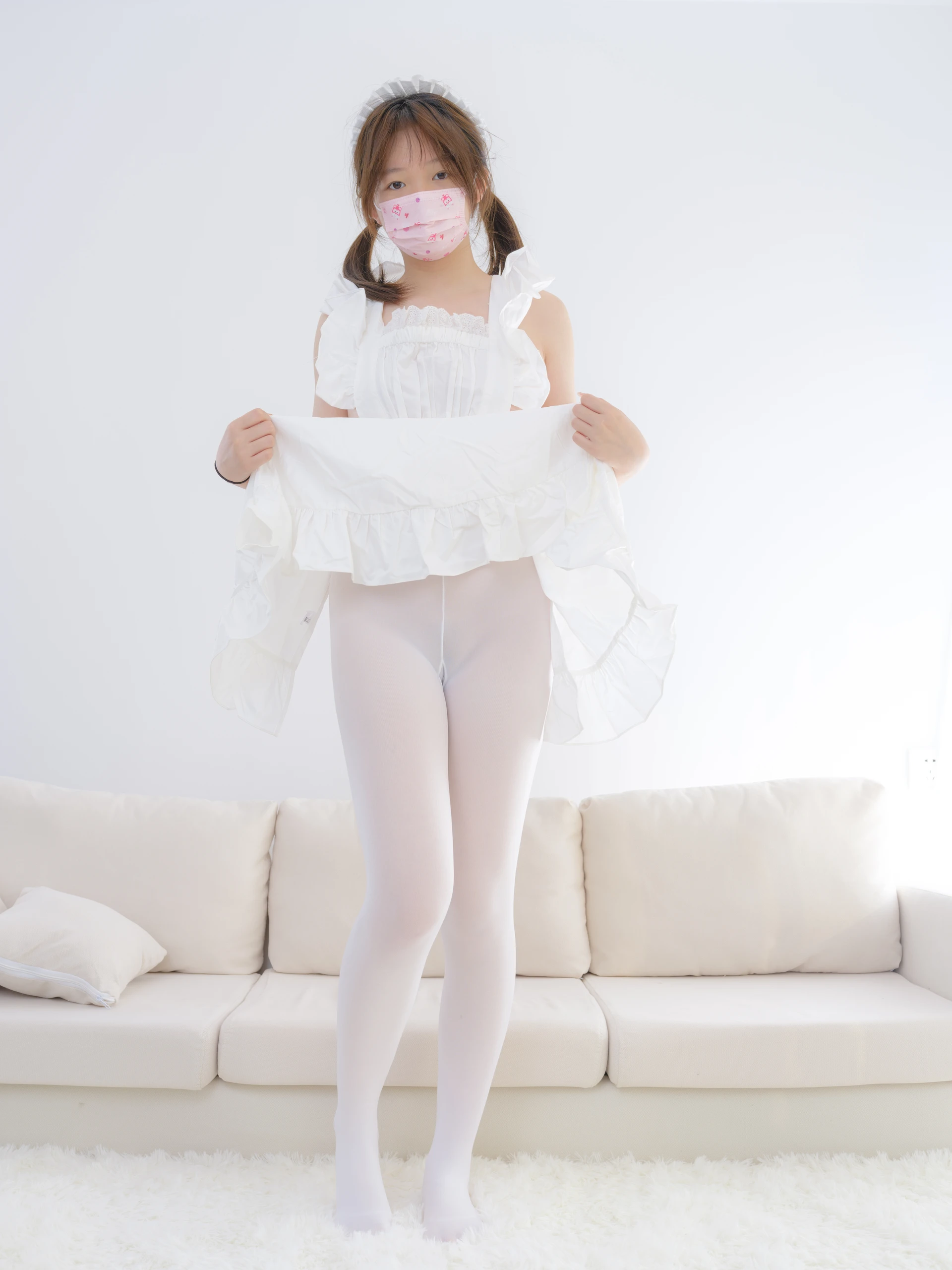 森萝财团 热池-01E 4K 双马尾白丝女仆 [104P1V-6.18GB]